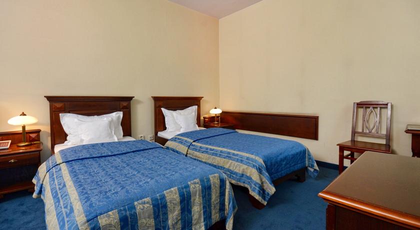 Double or Twin Standard