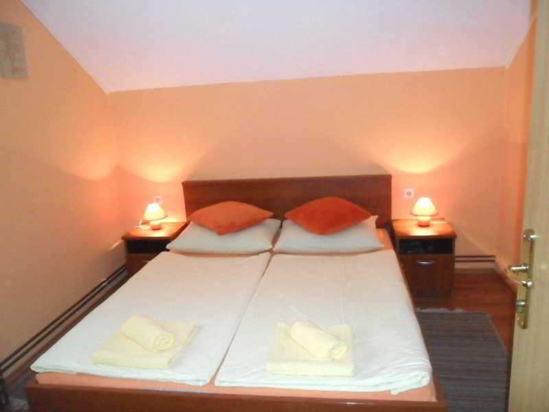 Apartment Capacity 4