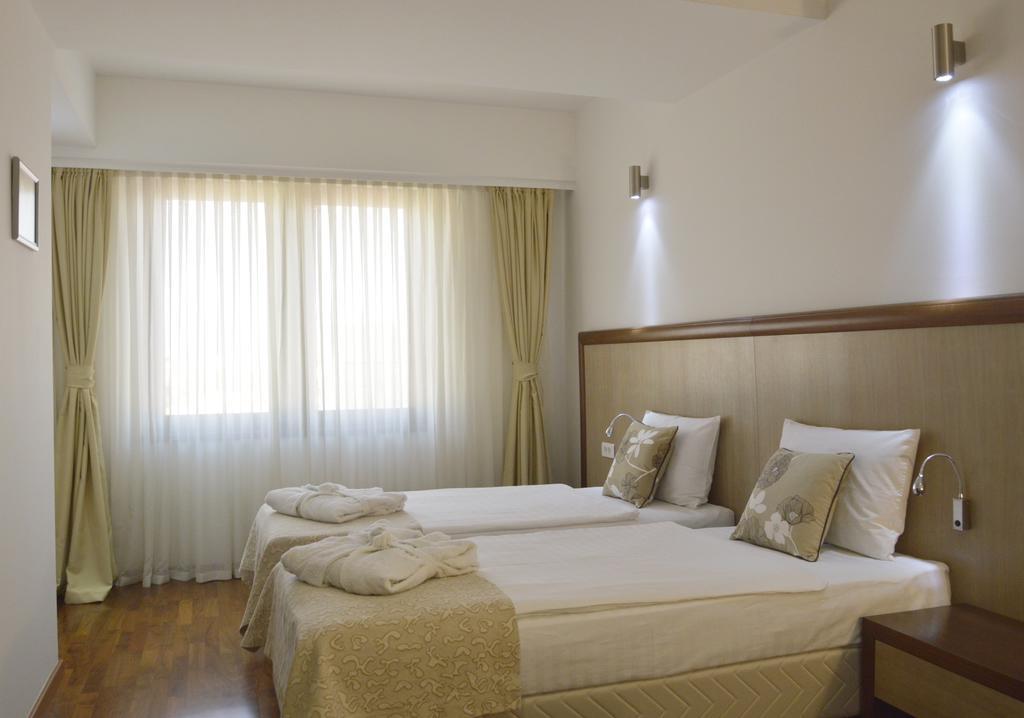 Double or Twin Deluxe