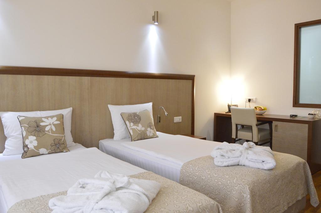 Double or Twin Deluxe