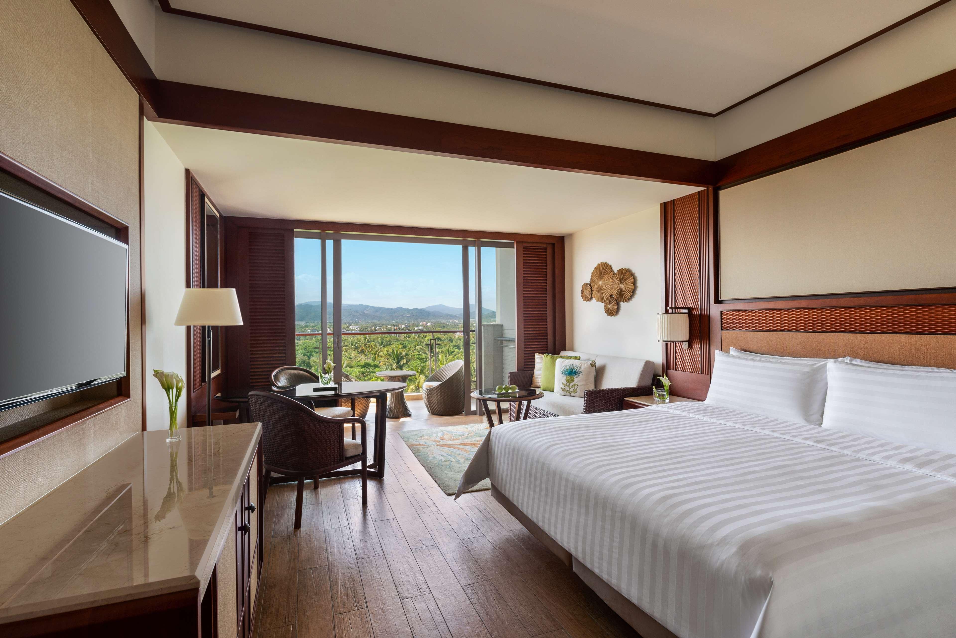 Double Deluxe King Bed