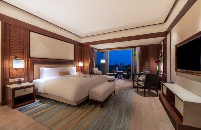 Double Club King Bed