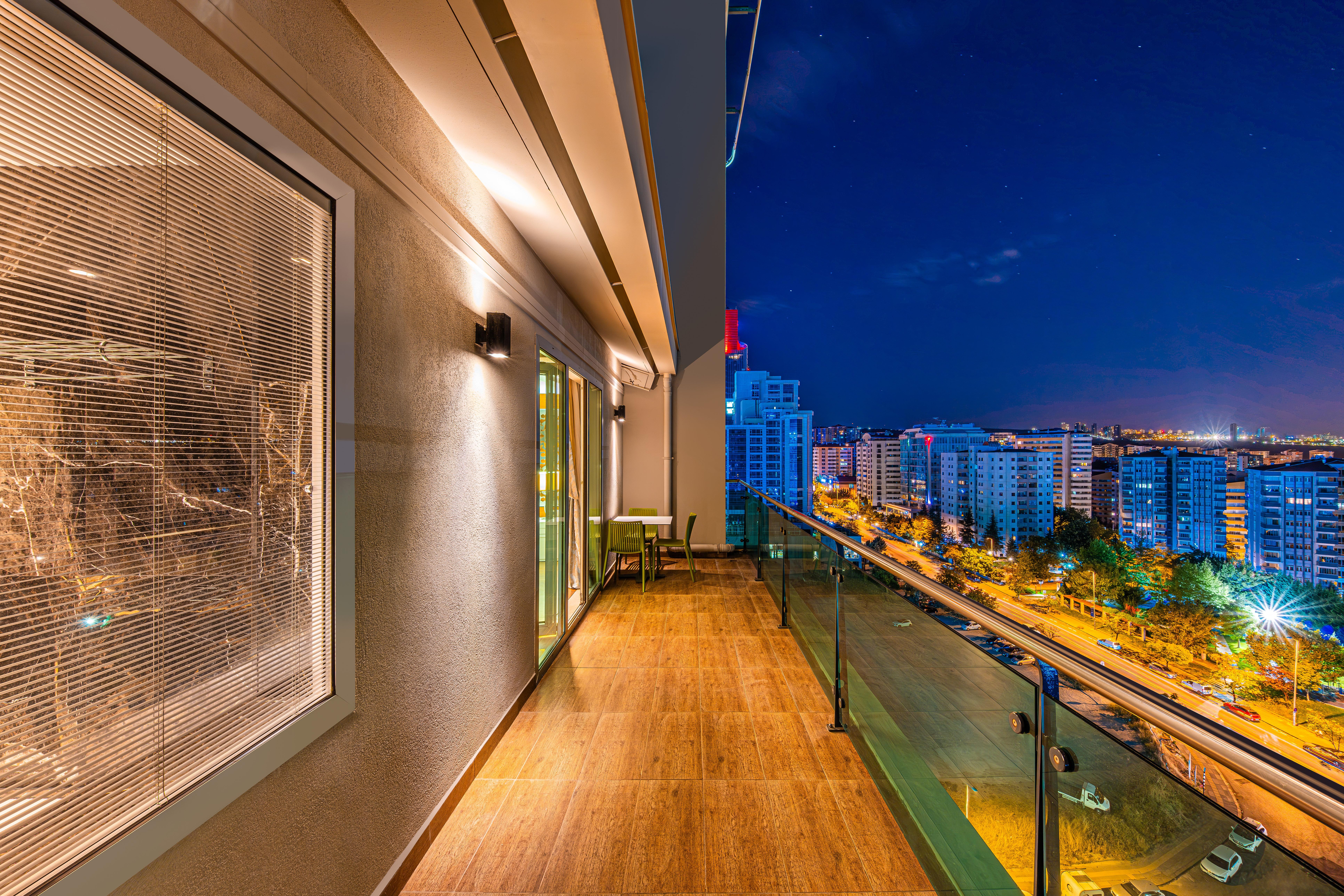 Suite King Bed Smoking