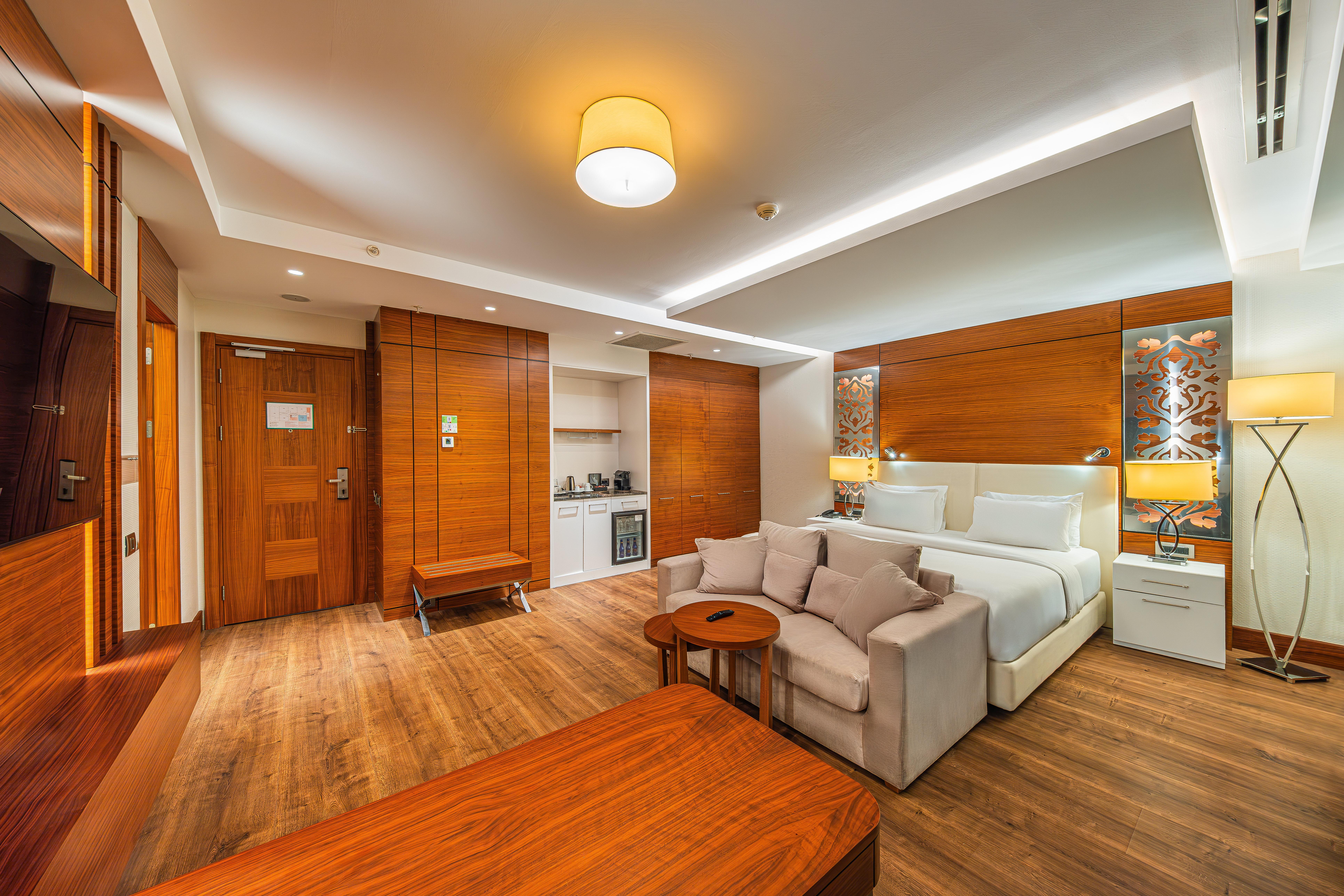 Suite King Bed Smoking