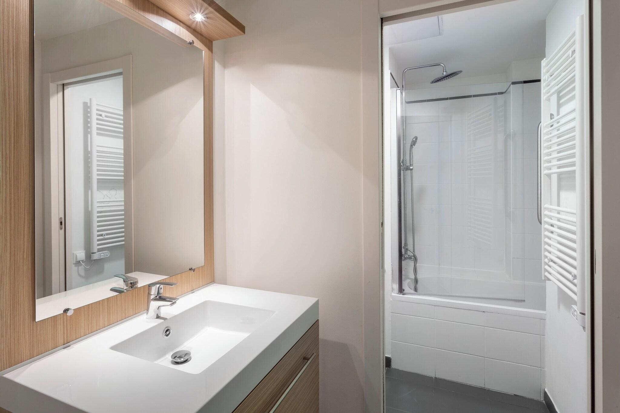 Double Queen Size Bed