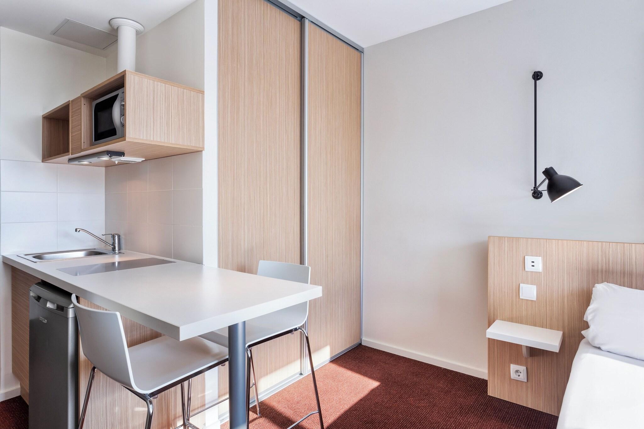 Double Queen Size Bed