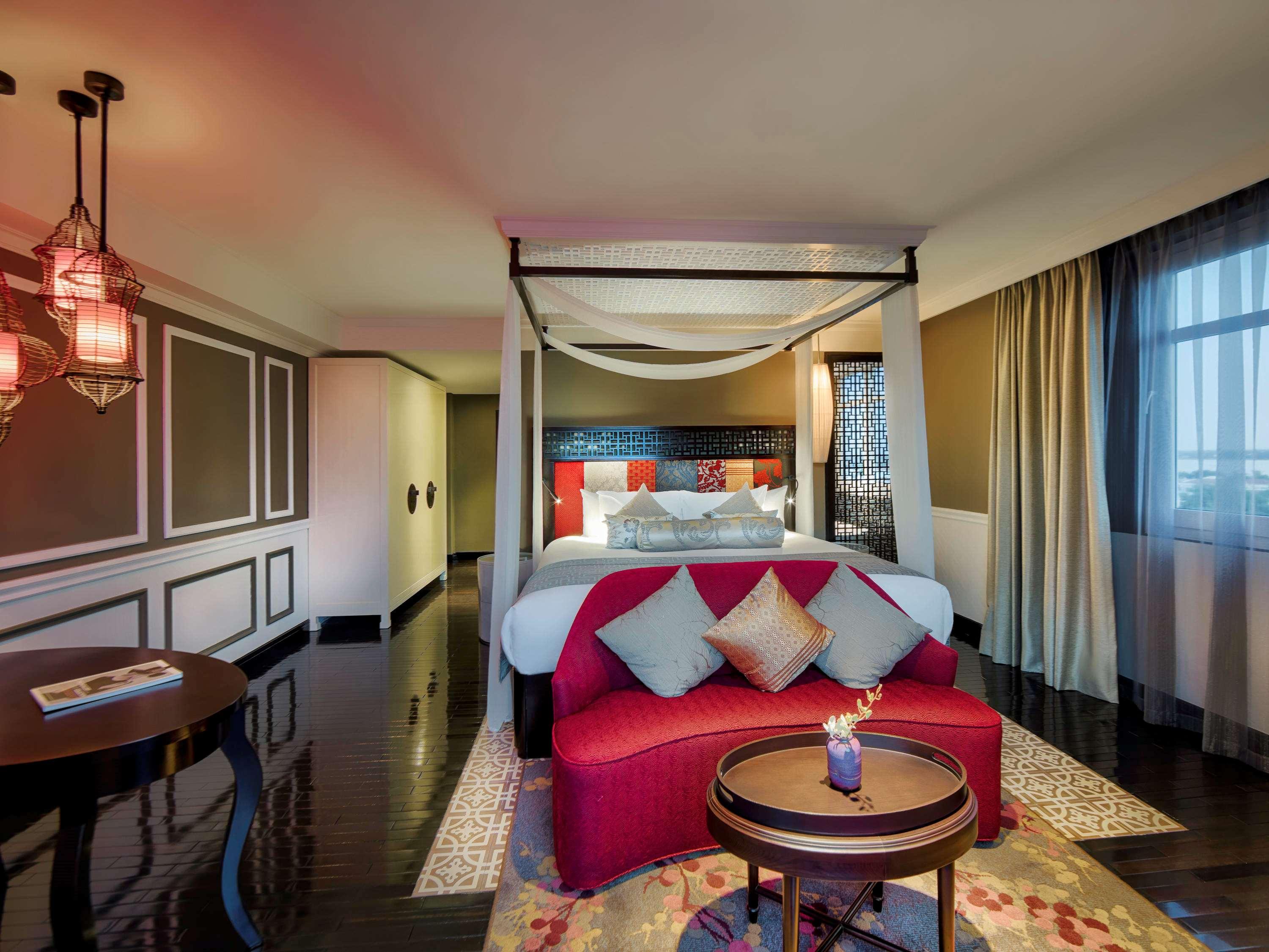 Double Deluxe King Bed