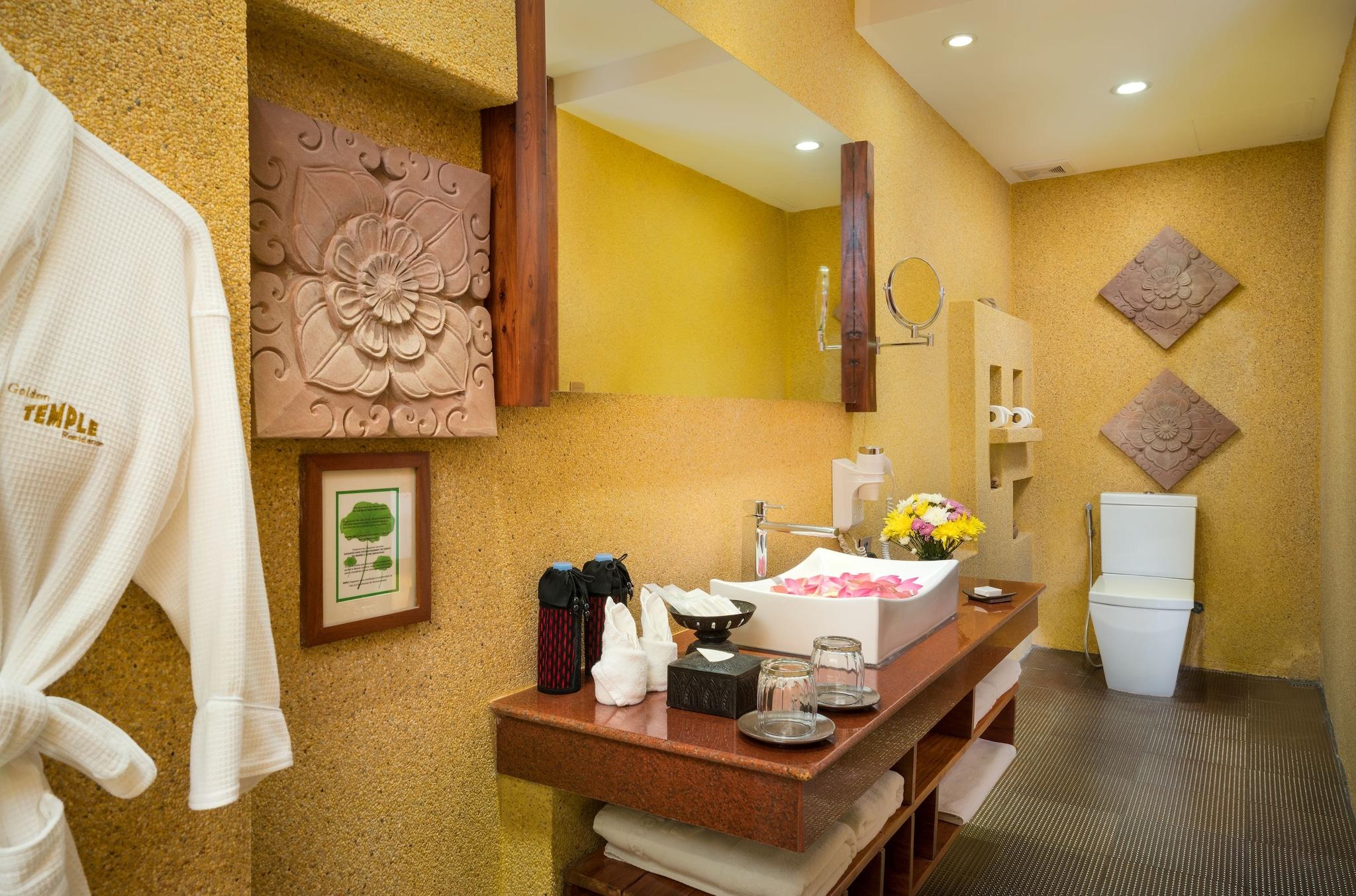 Twin Luxury City View