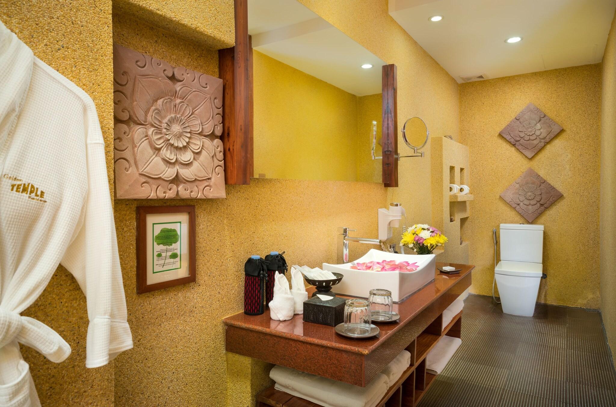 Suite Luxury City View