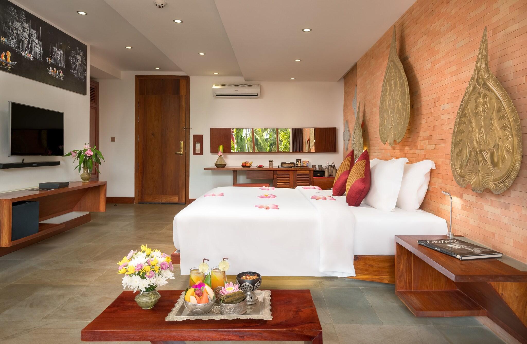 Suite Luxury City View