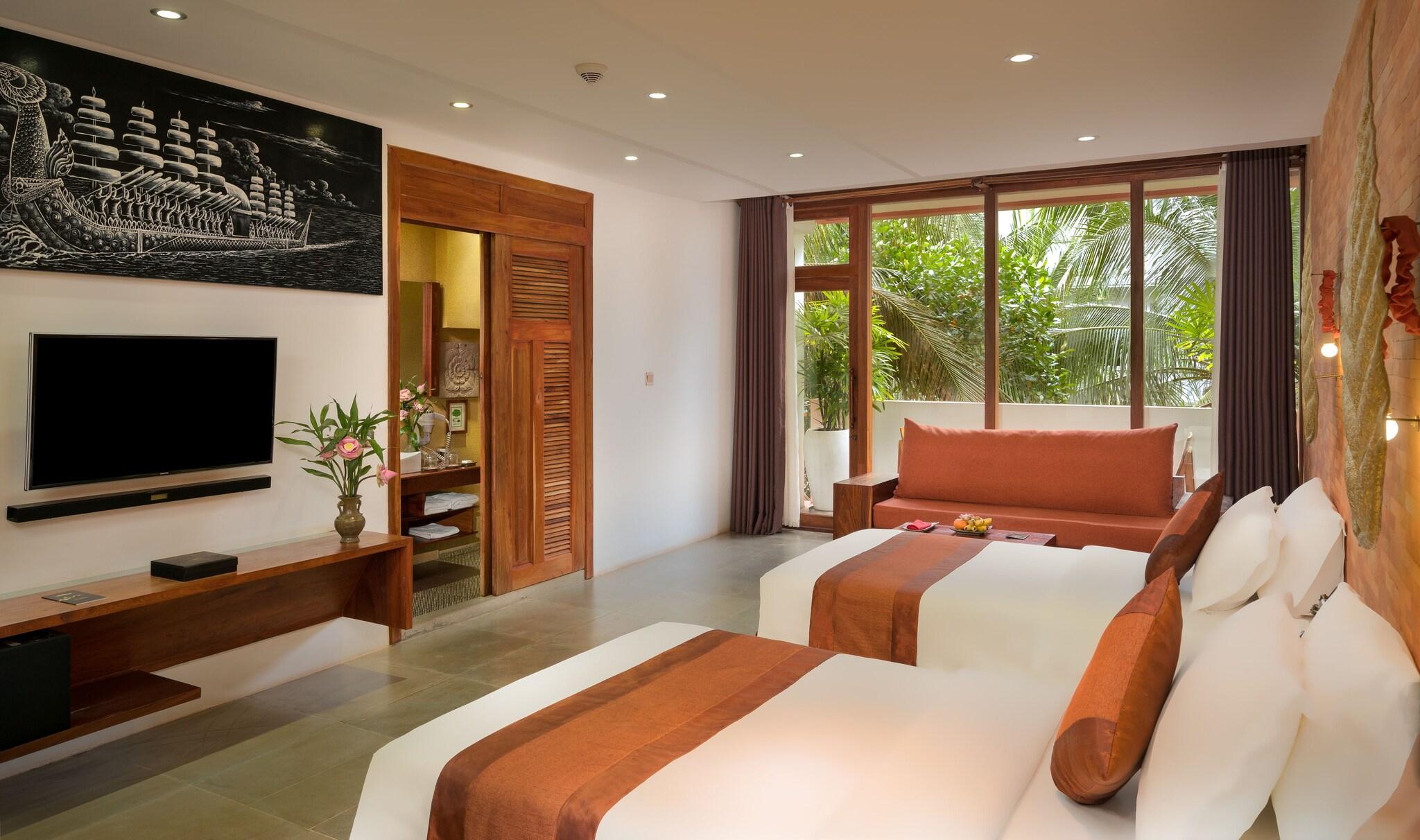 Twin Luxury City View