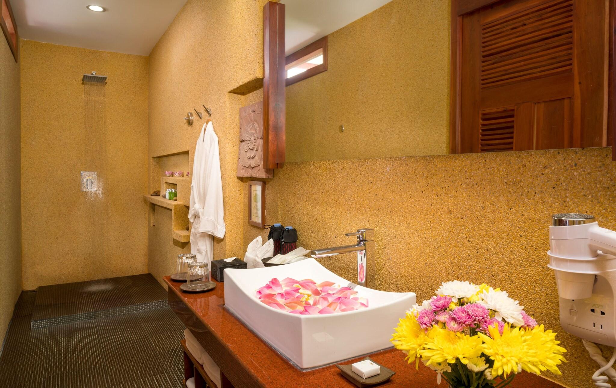 Suite City View King Bed