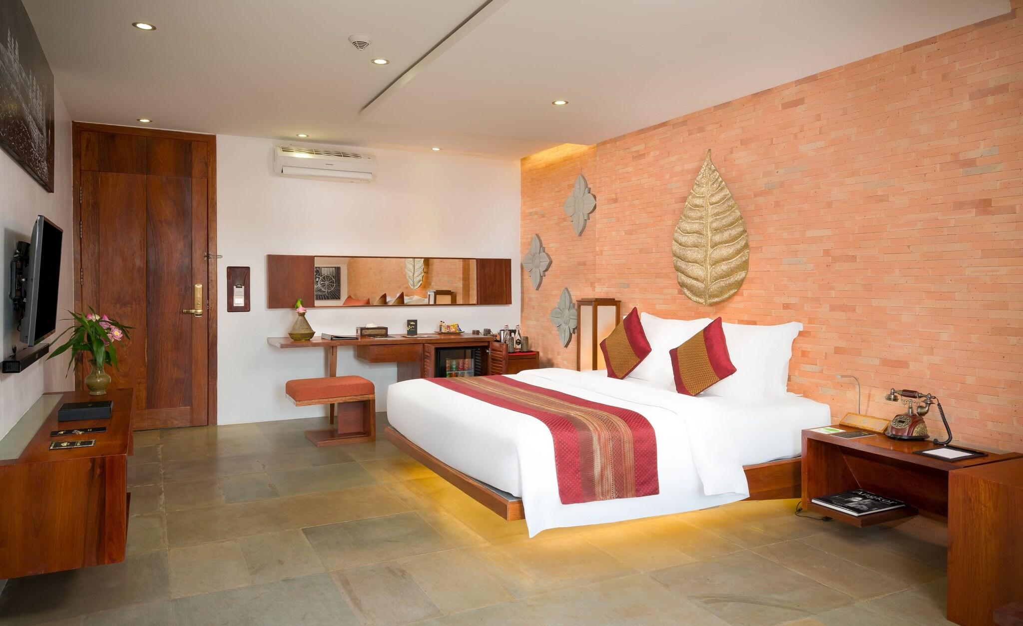 Suite Deluxe City View King Bed