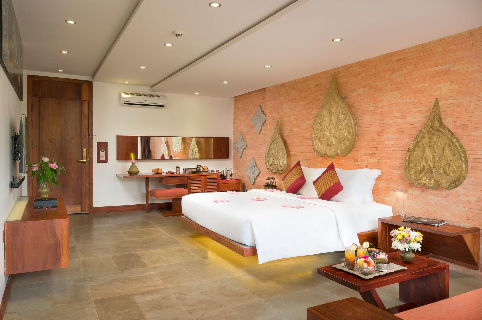 Suite Luxury City View