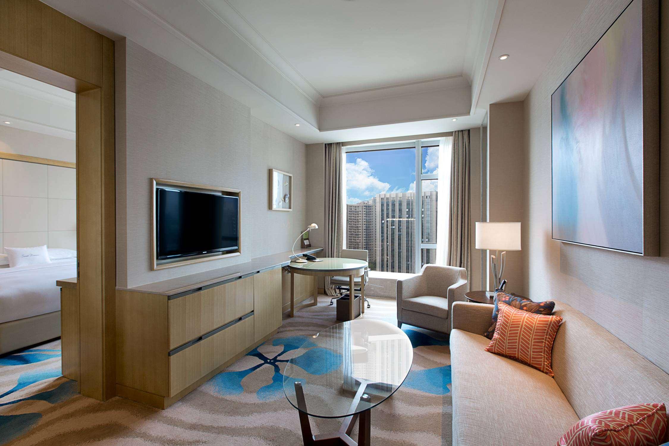 Suite Deluxe King Bed