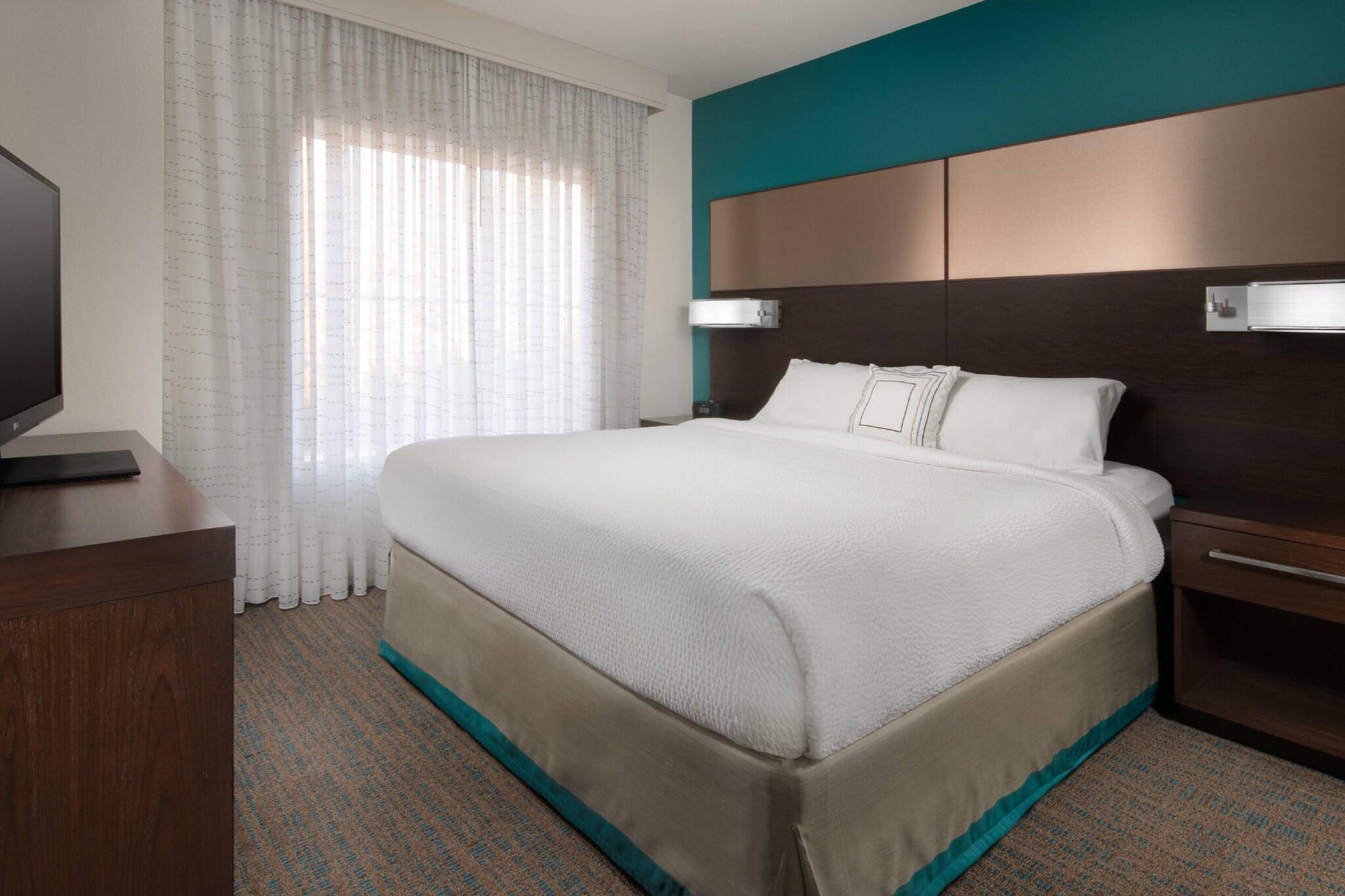 Studio King Size Bed