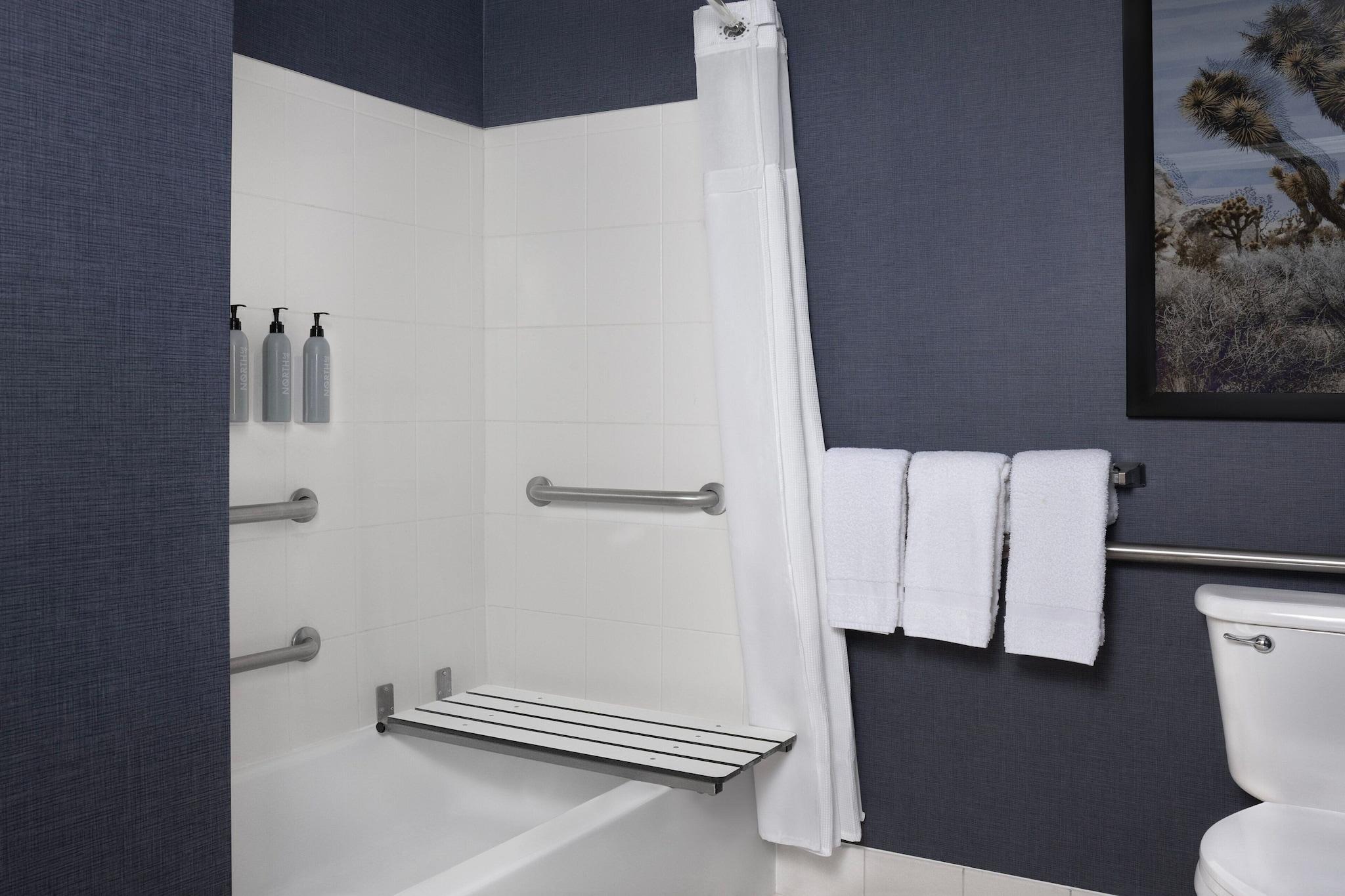 Suite Queen Size Bed