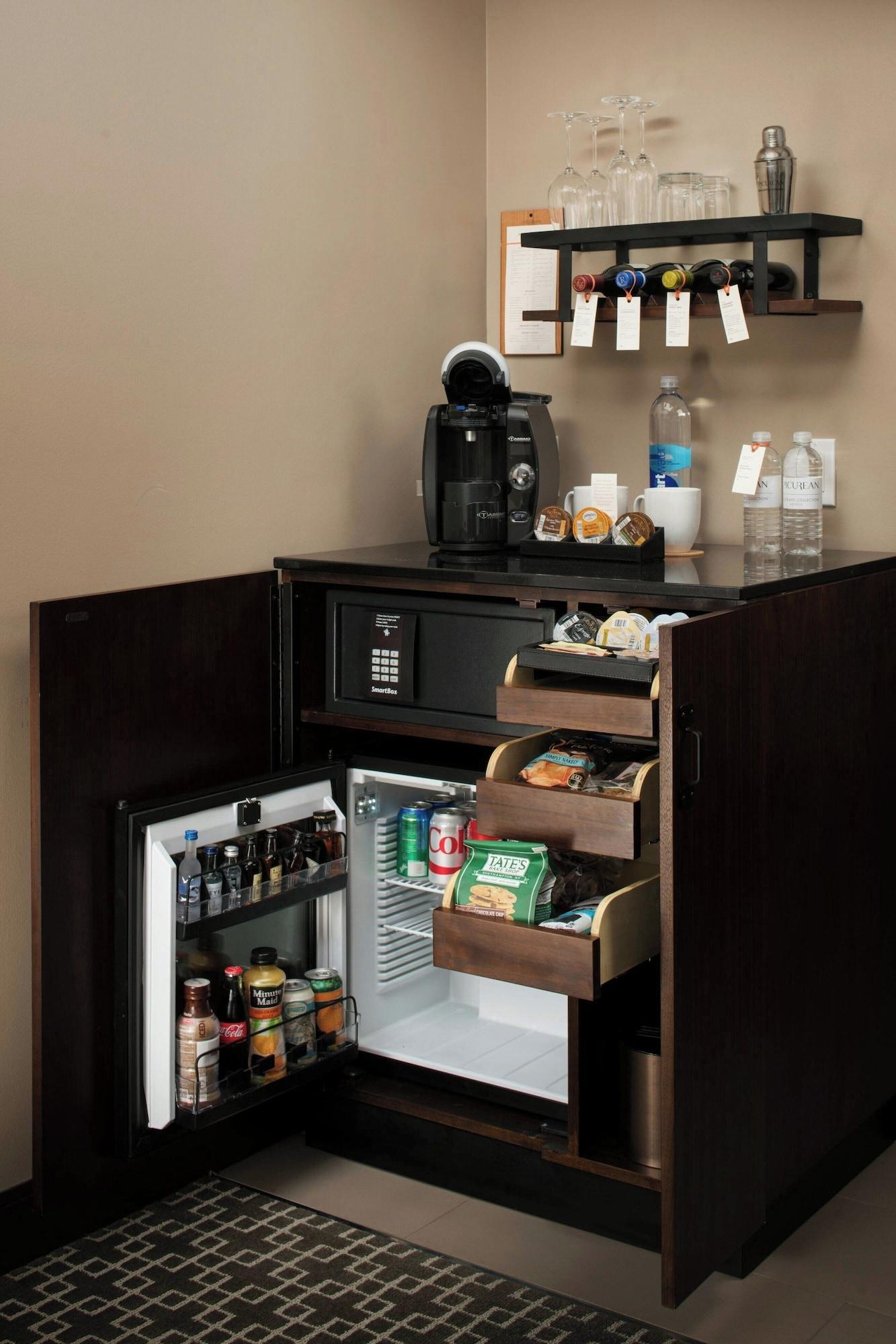 Double Deluxe King Bed