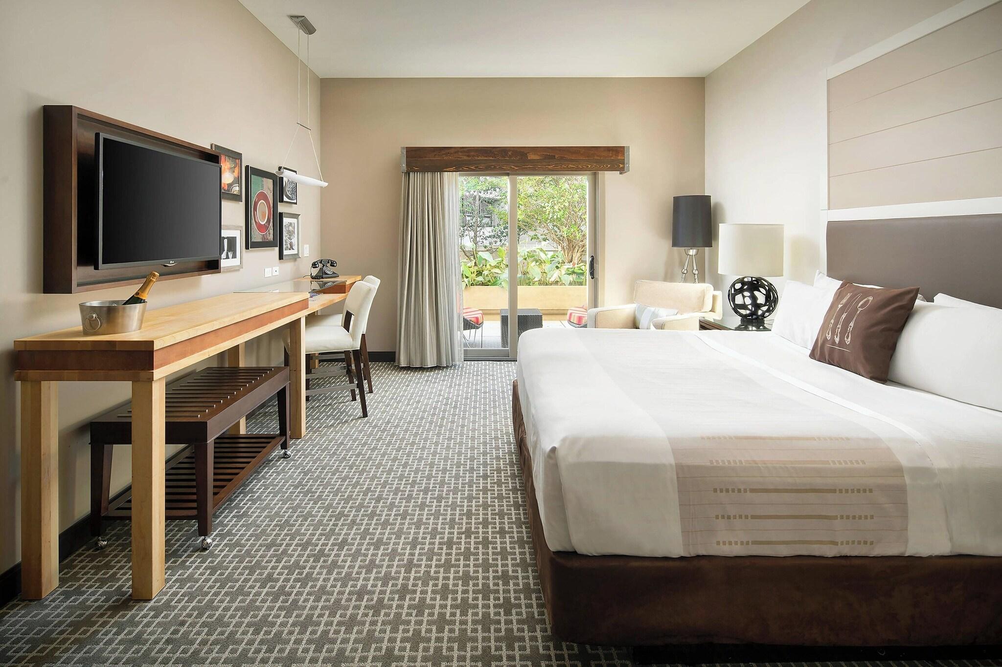 Double Deluxe King Bed