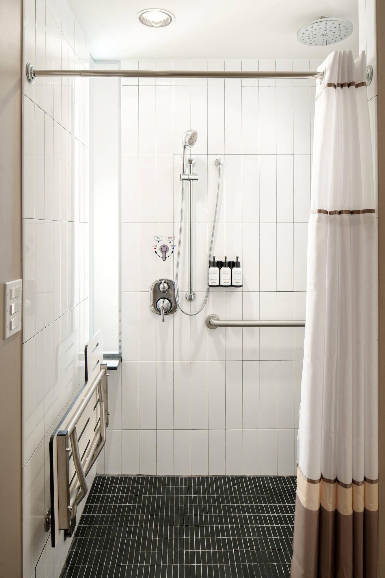 Quadruple Executive Two Queen Beds