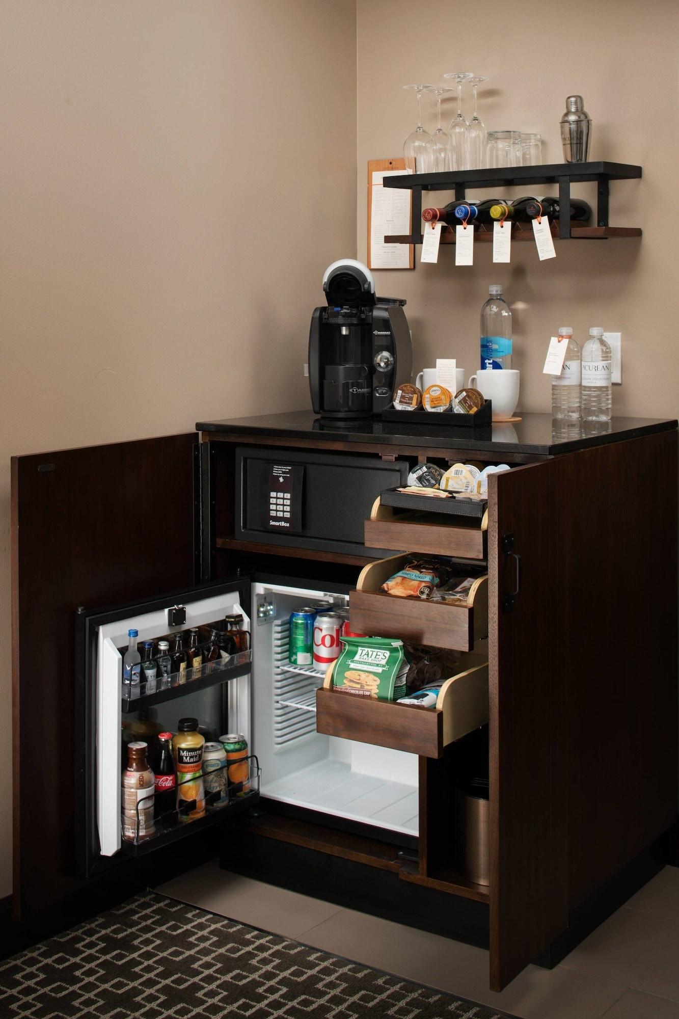 Double Deluxe King Bed