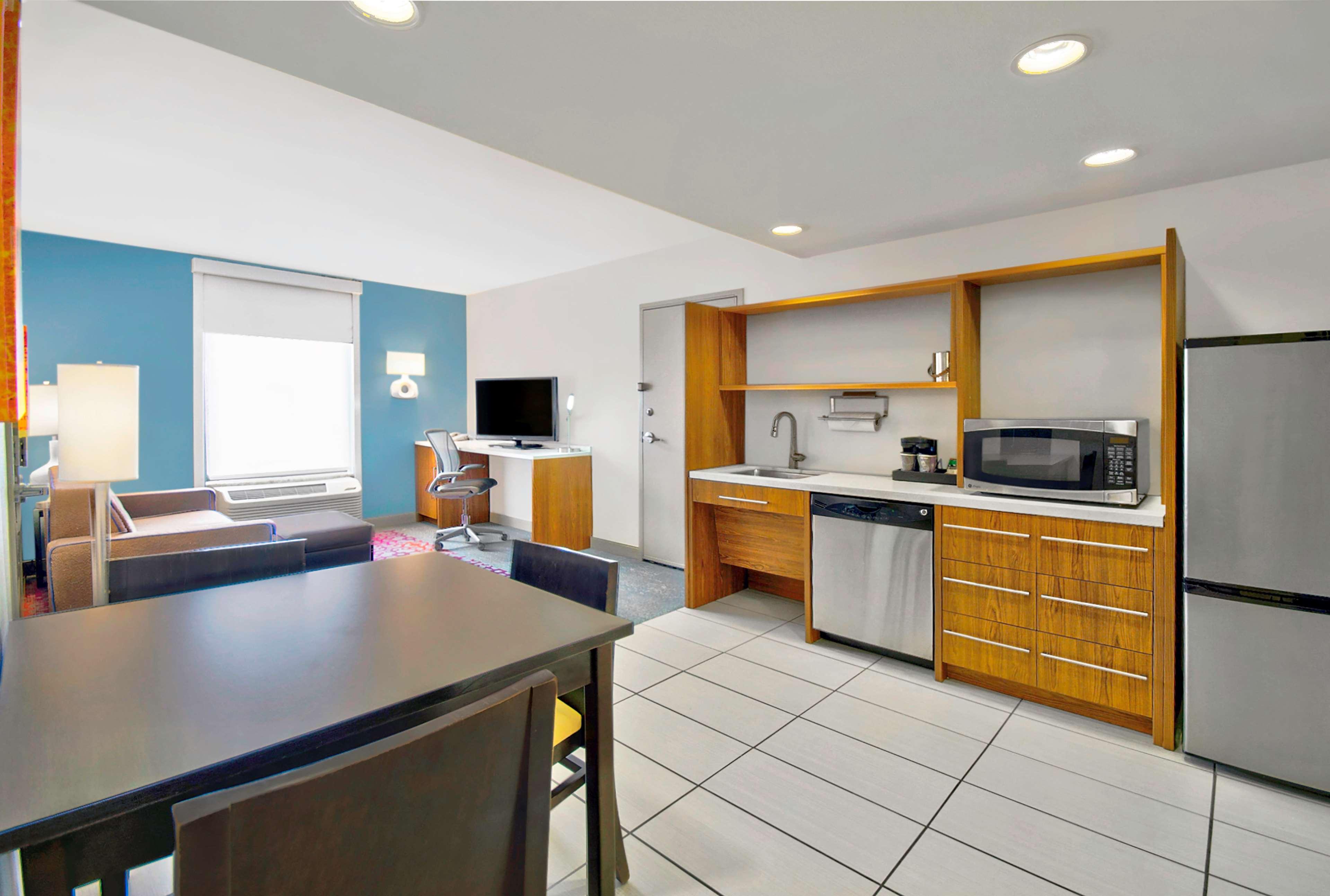 Suite Queen Size Bed