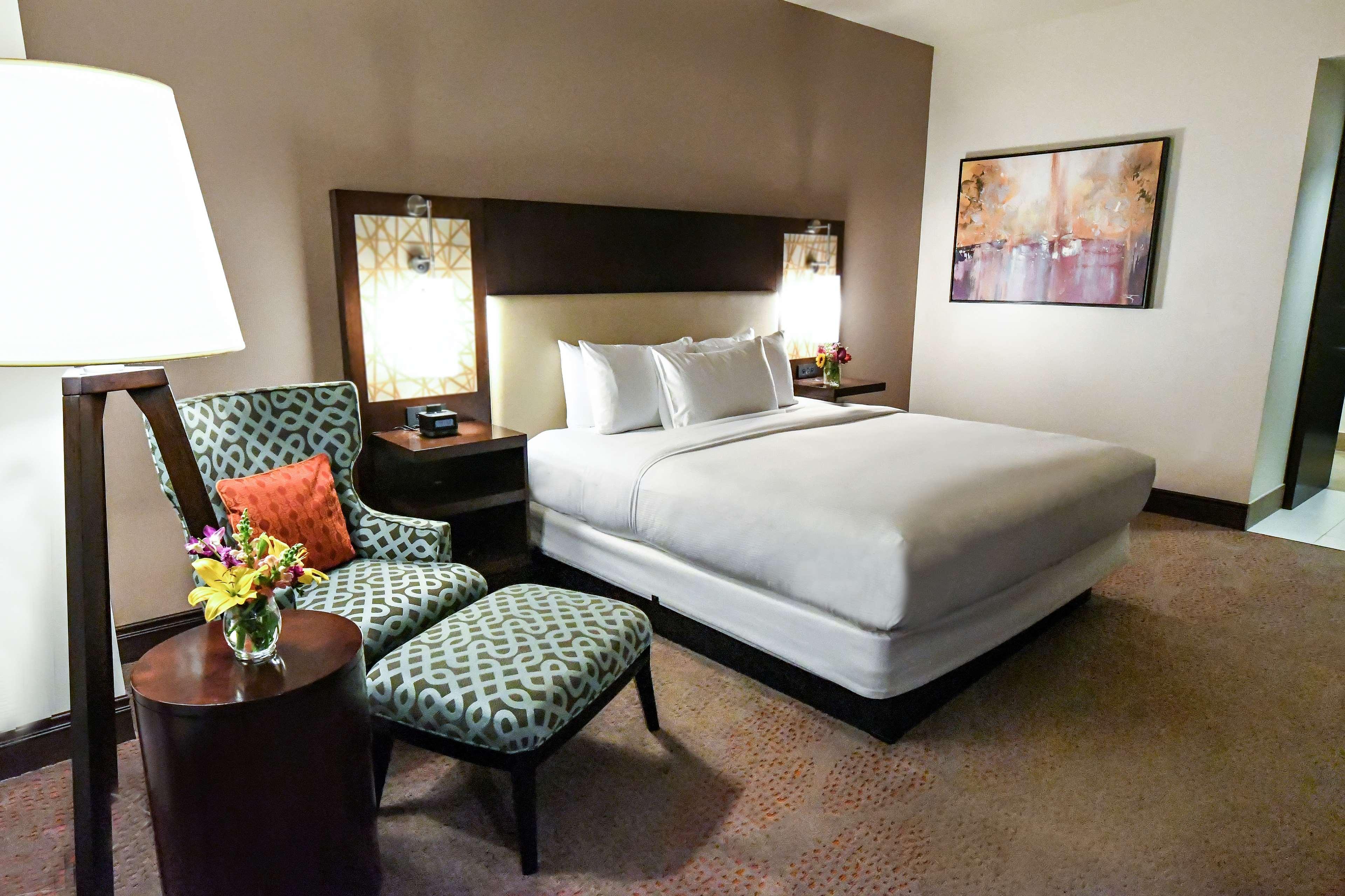 Double Deluxe King Bed