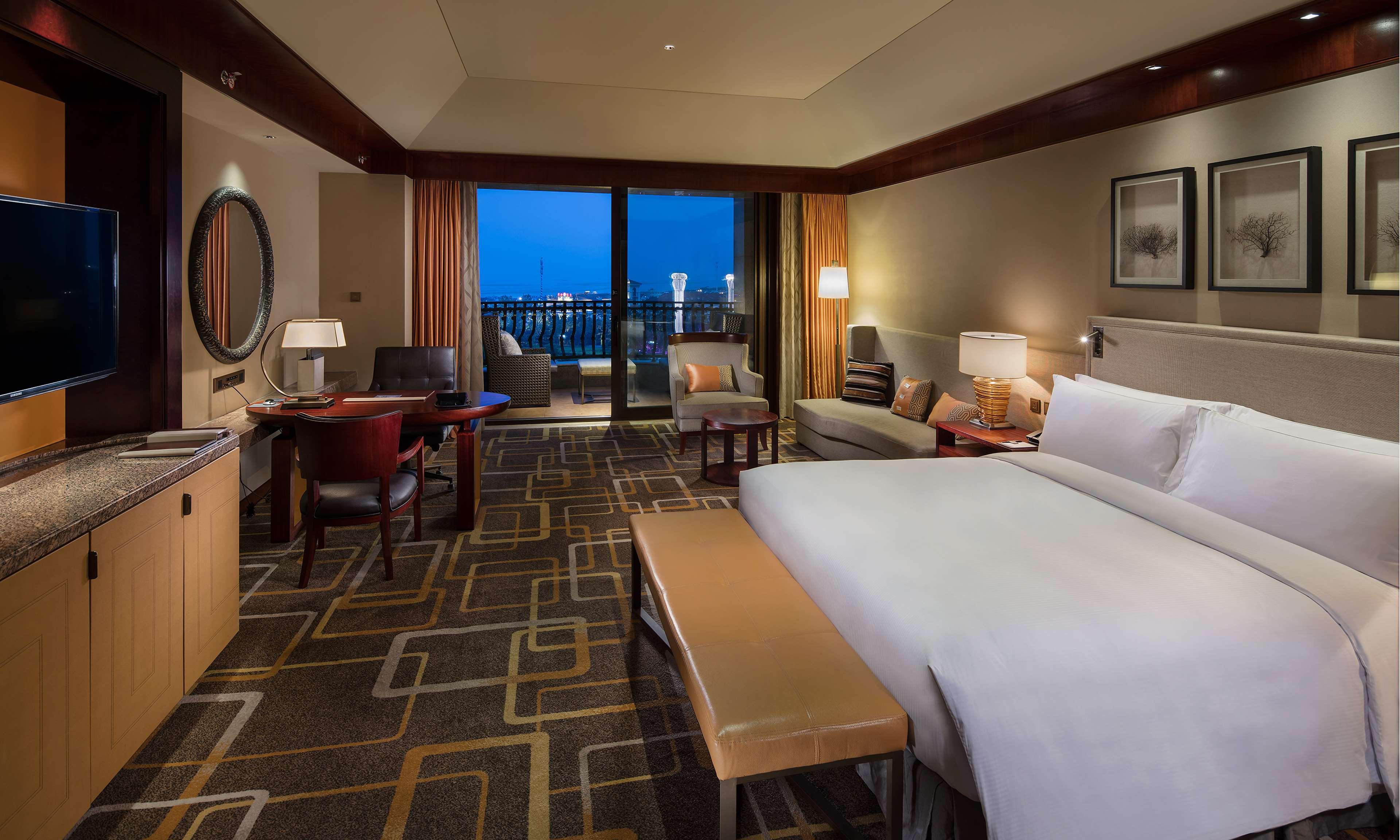 Double Guest Room King Bed