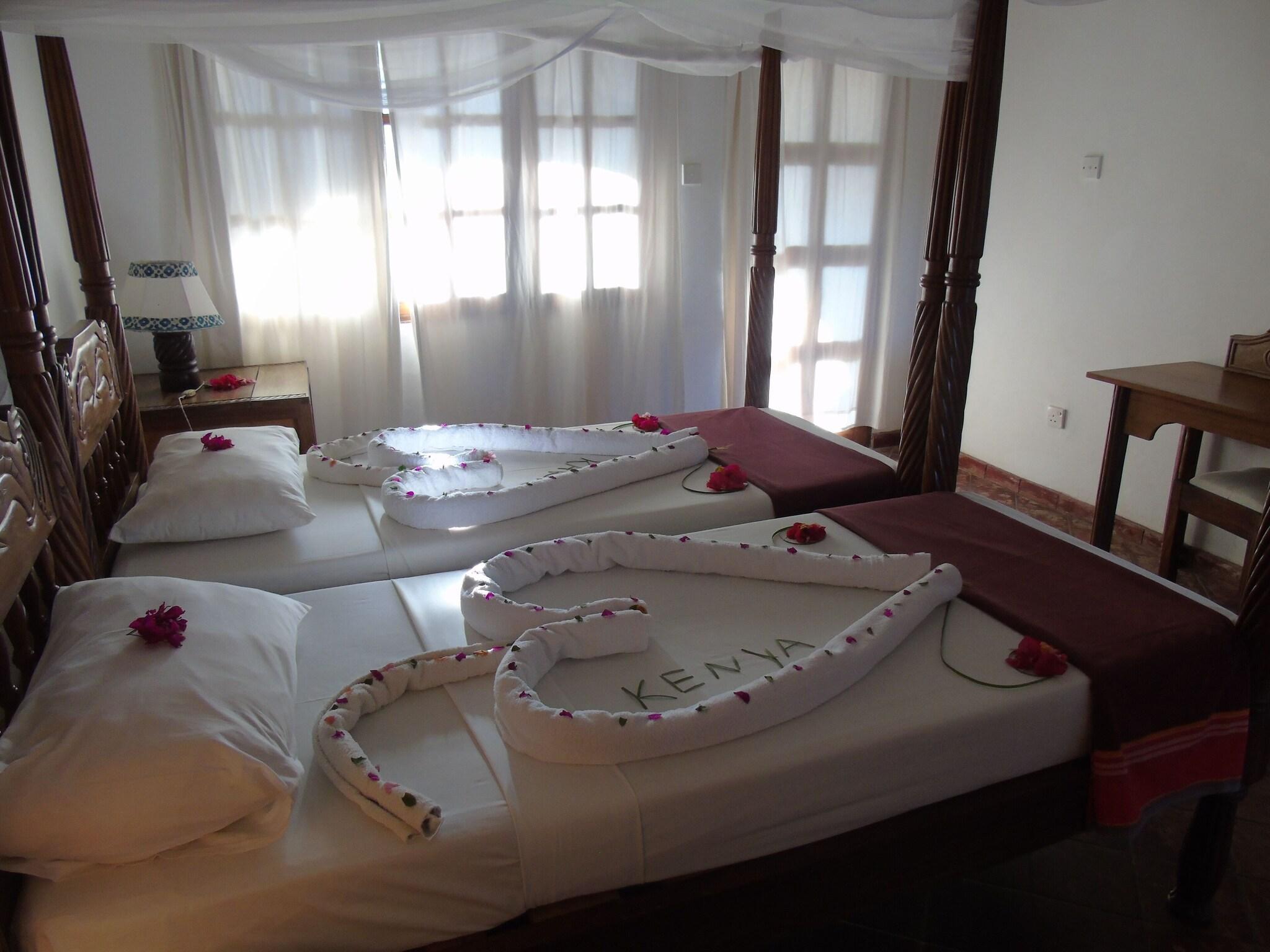 Double Classic Queen Bed