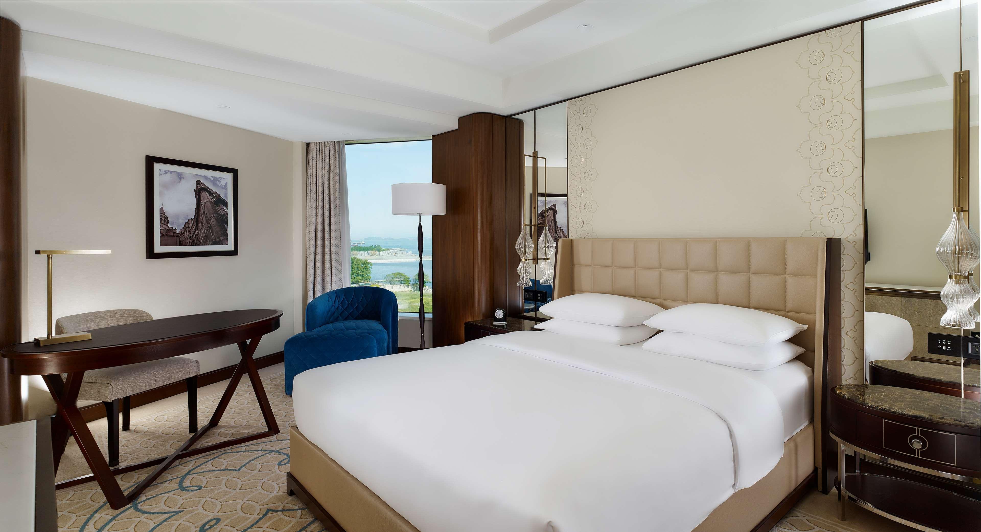 Double Sea View King Bed