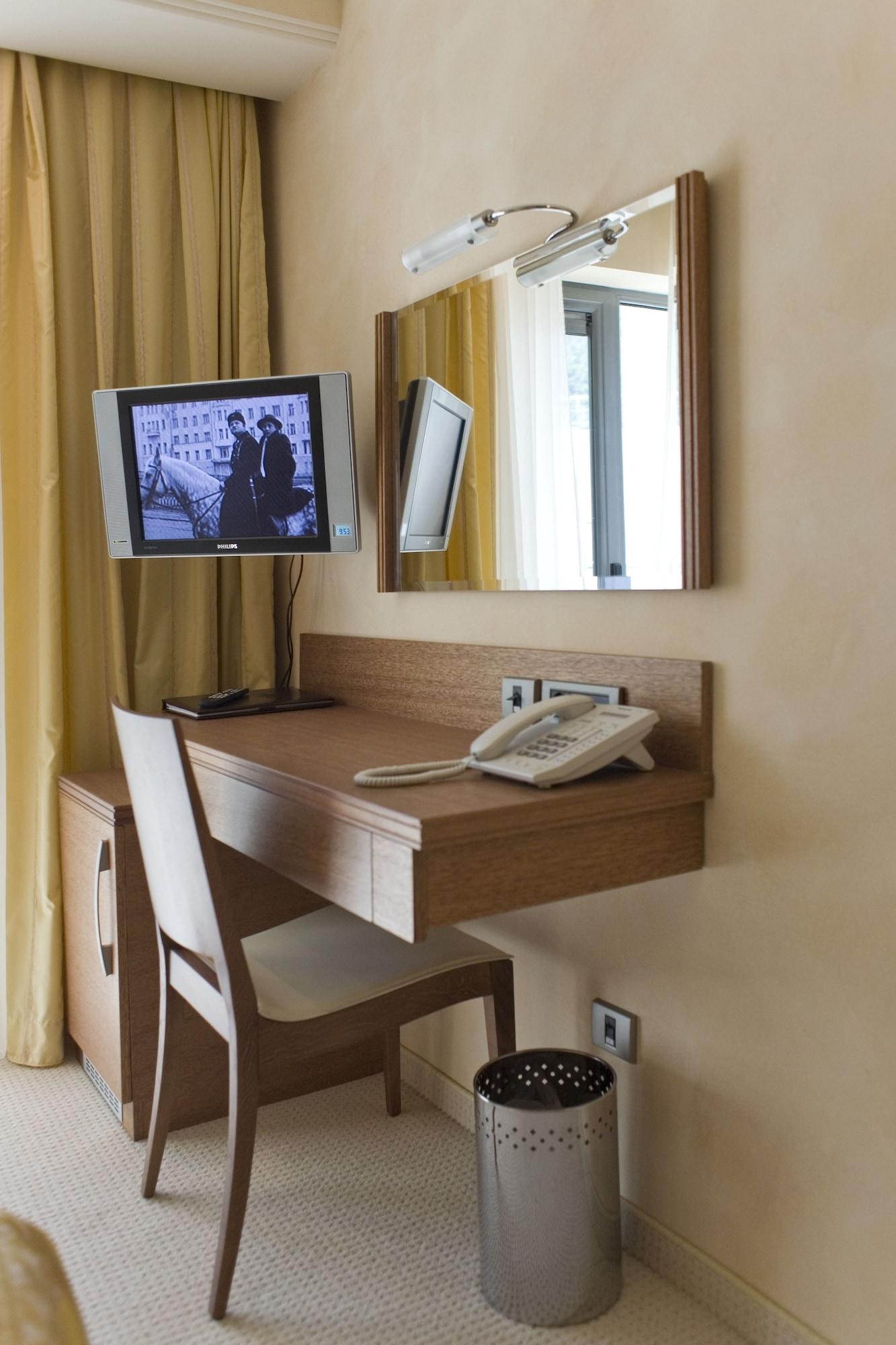 Double Partial Sea View