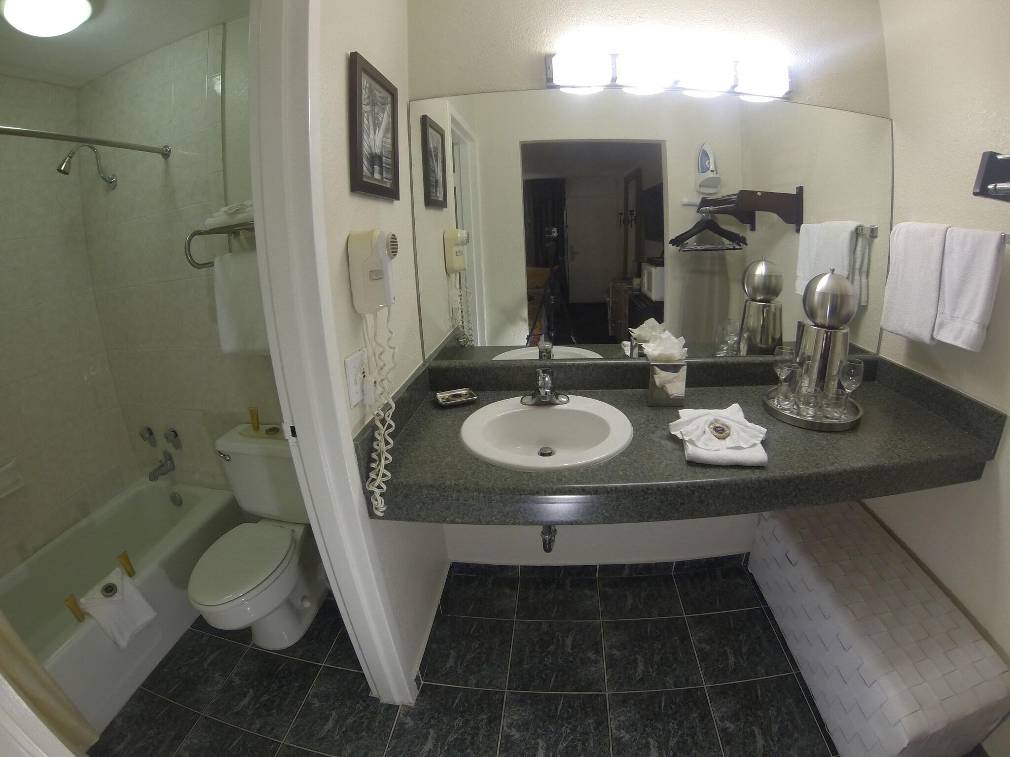 Double Deluxe King Bed