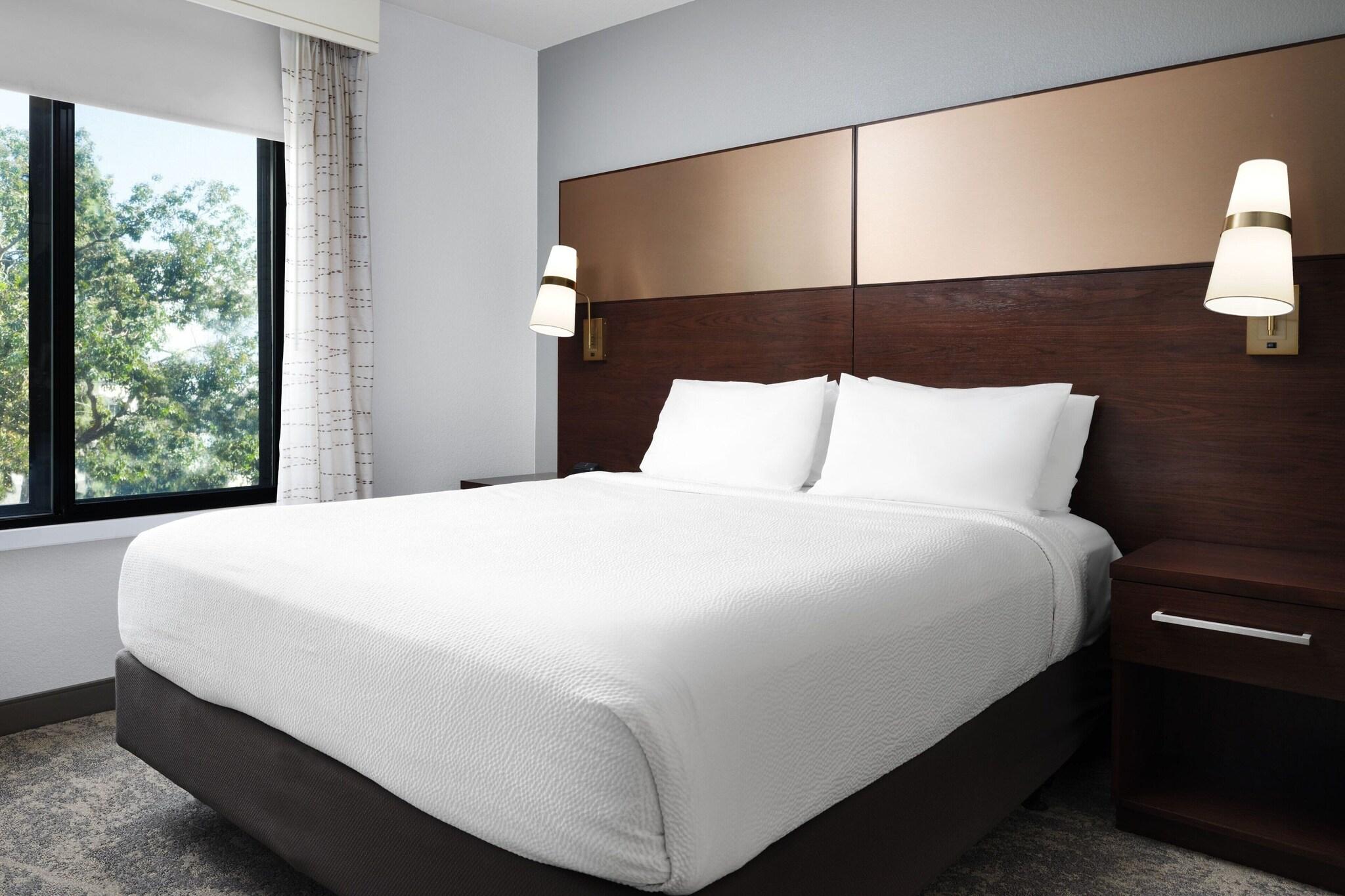 Suite King Bed One Bedroom 