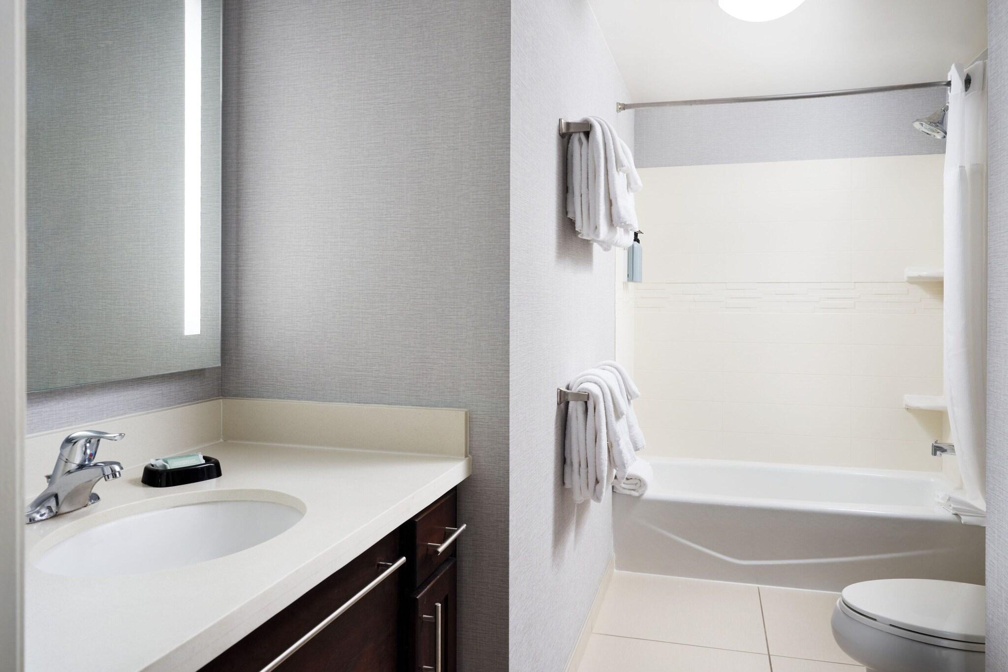 Suite Two Queen Beds One Bedroom