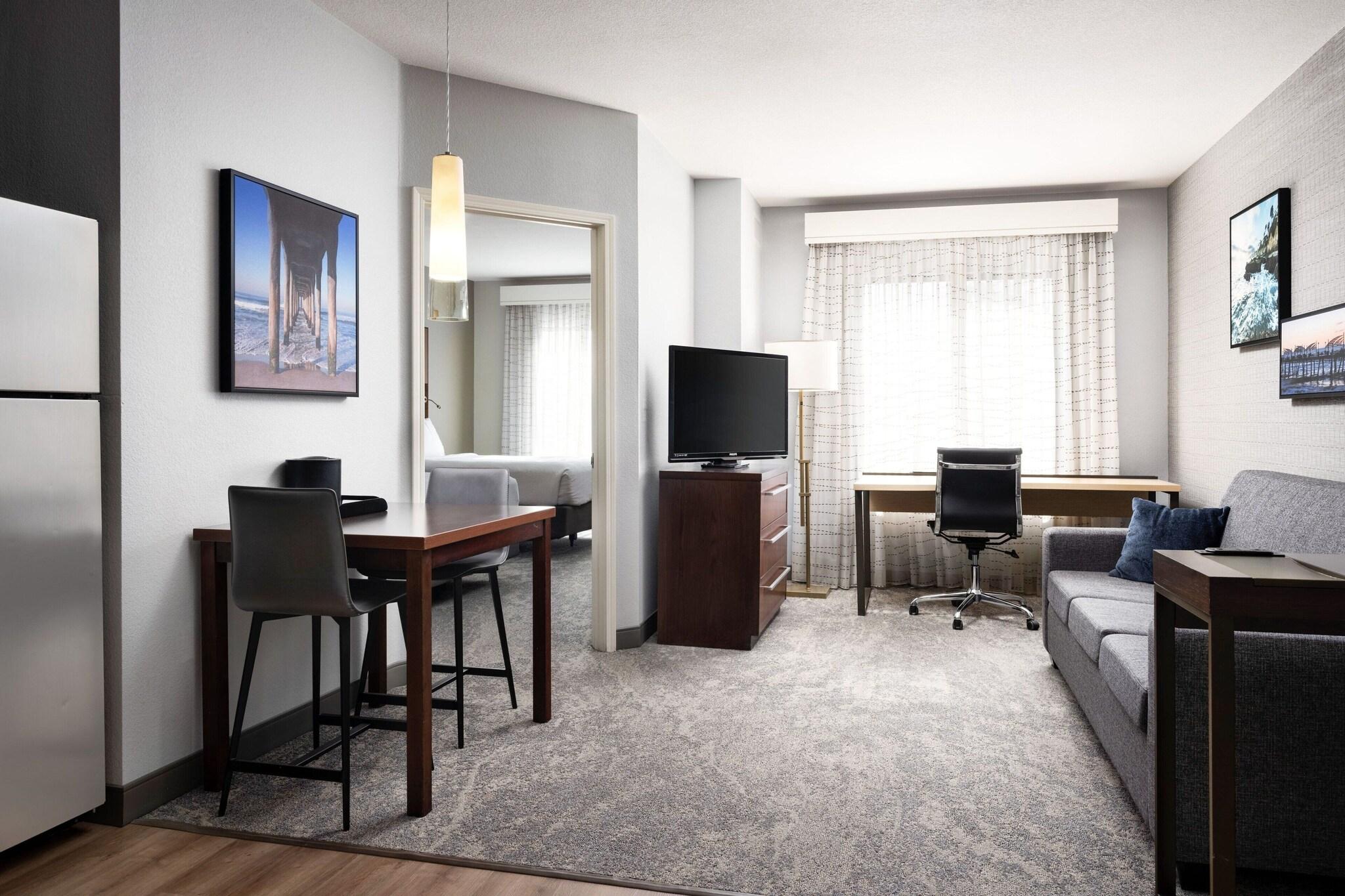 Suite Two Queen Beds One Bedroom