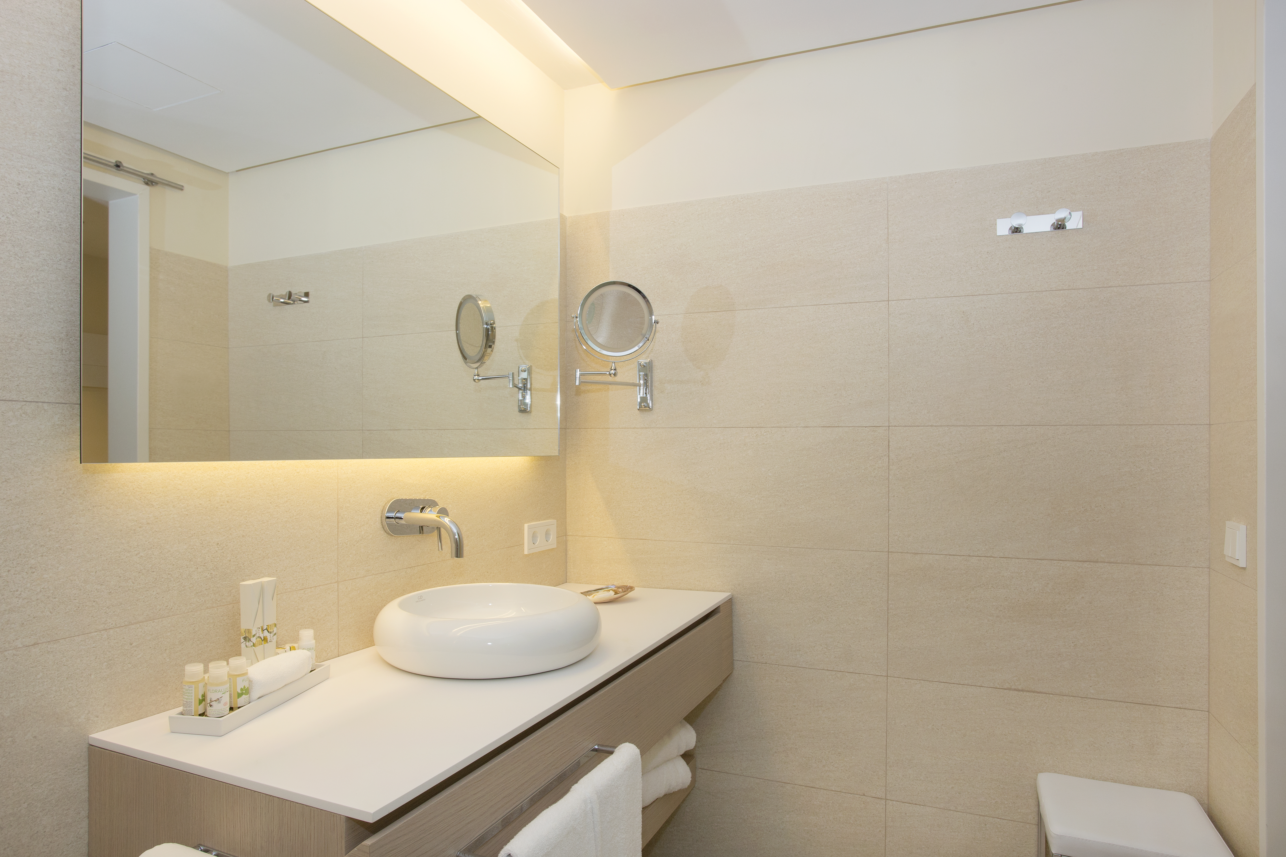 Double or Twin Side Sea View