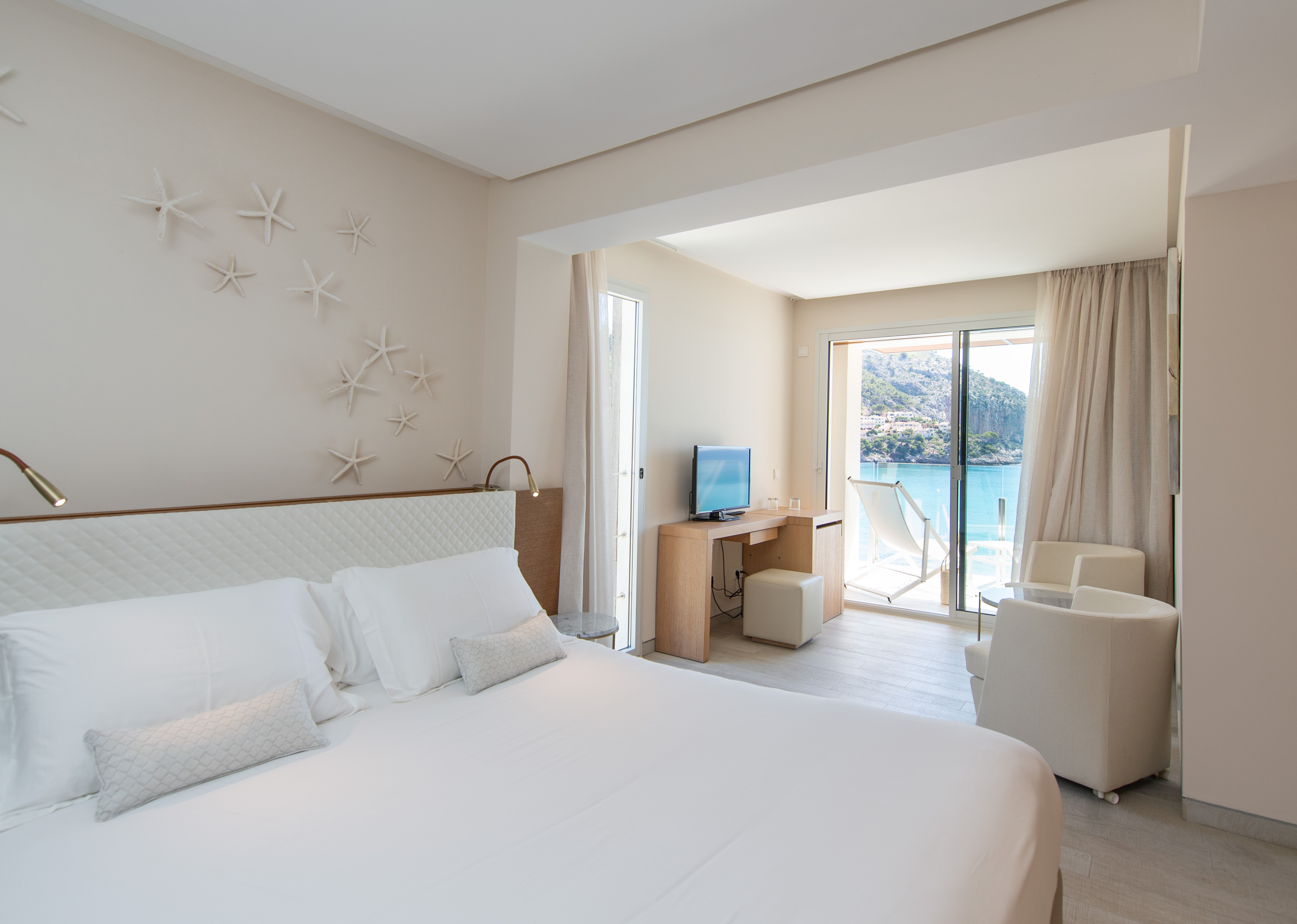 Double or Twin Side Sea View