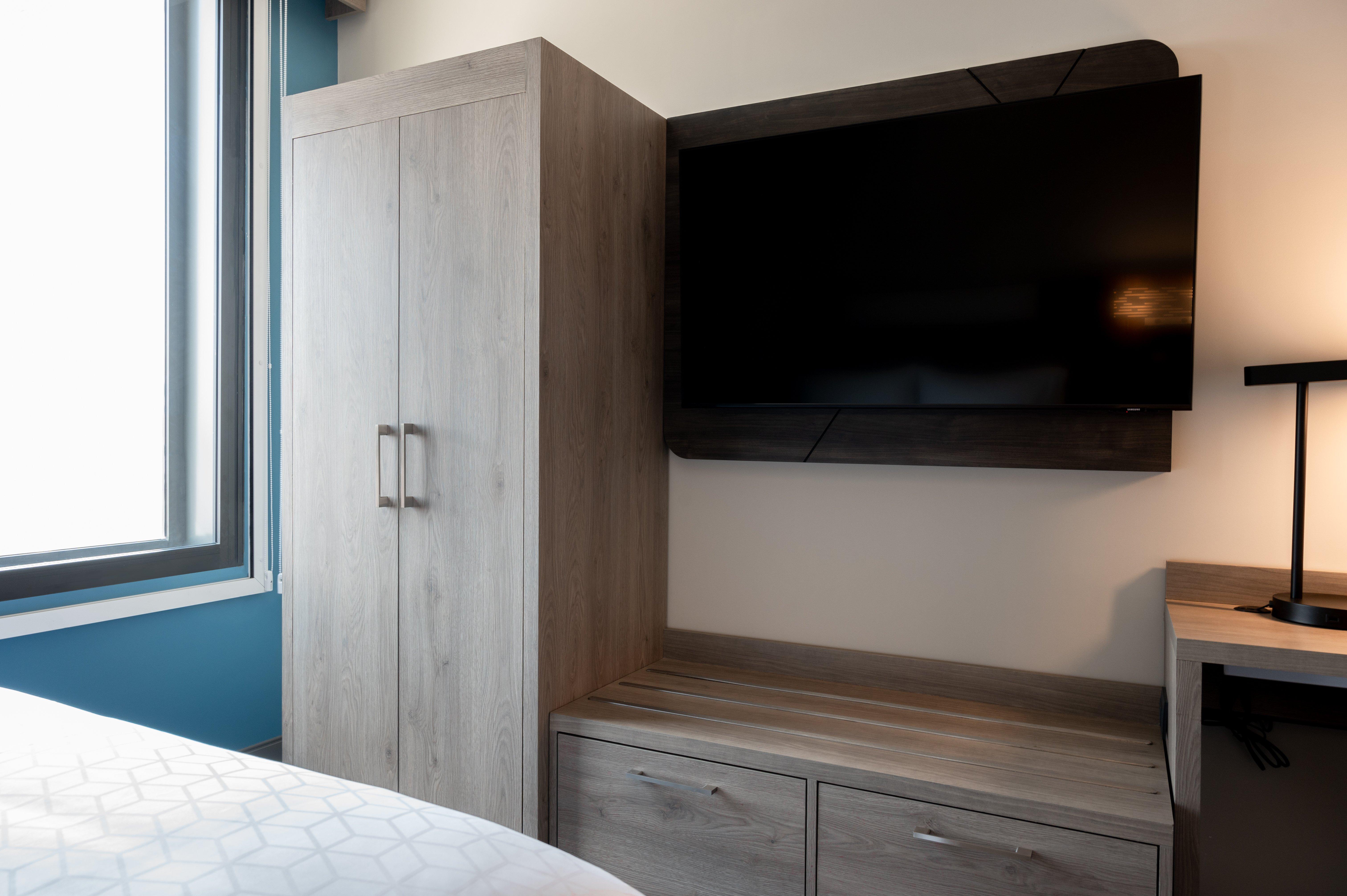 Double Accessible-queen Size Bed