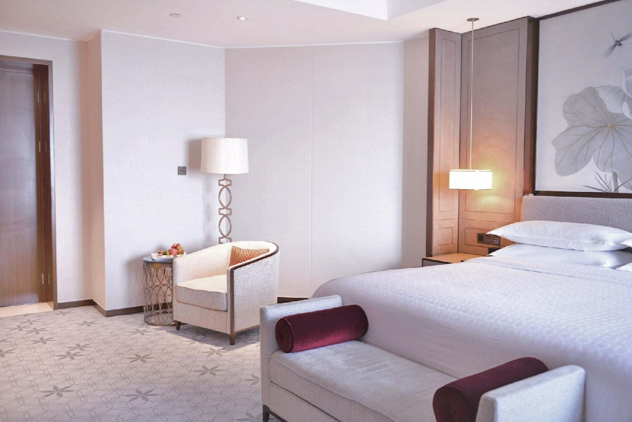 Junior Suite King Size Bed