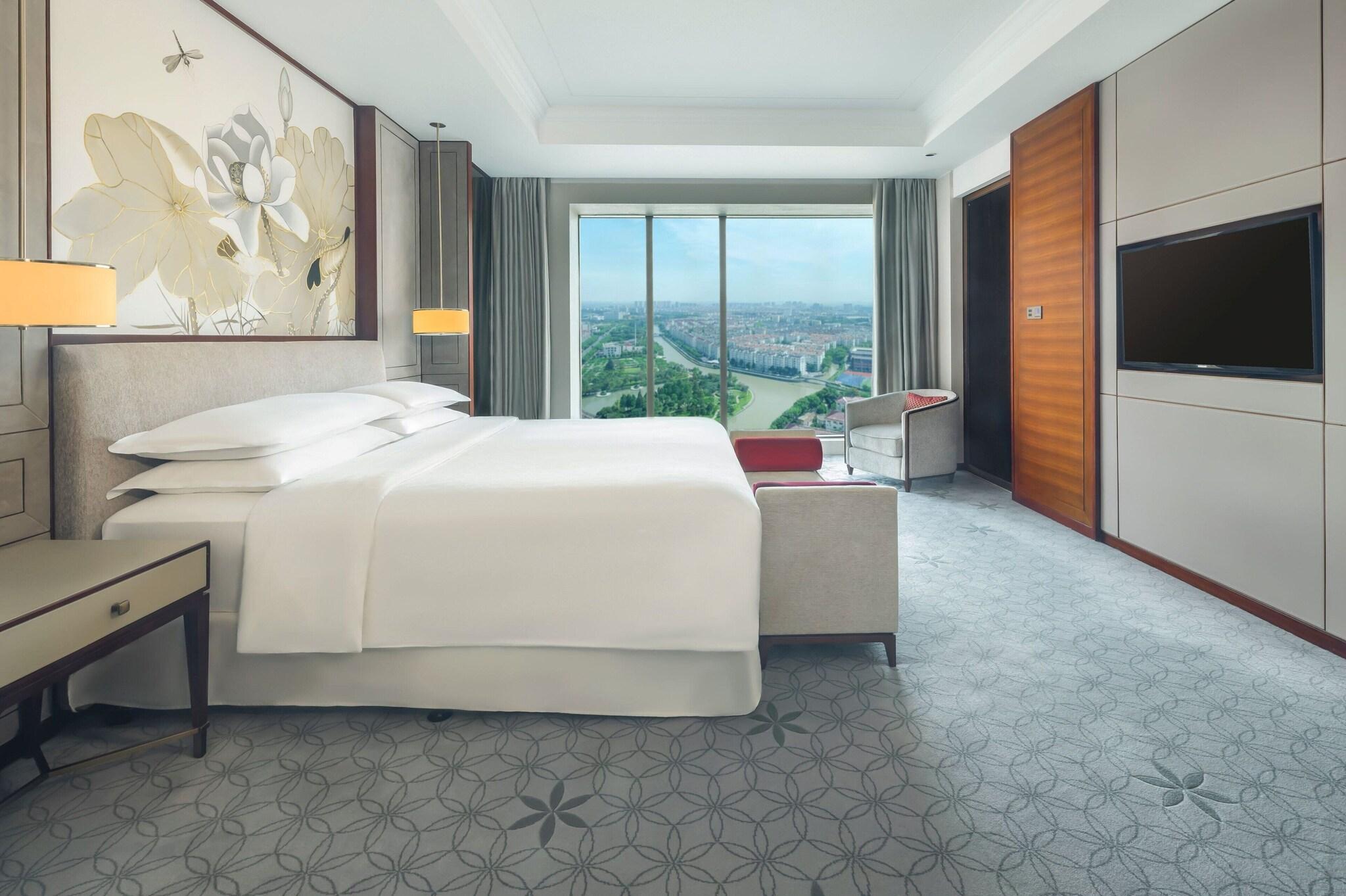 Junior Suite King Size Bed