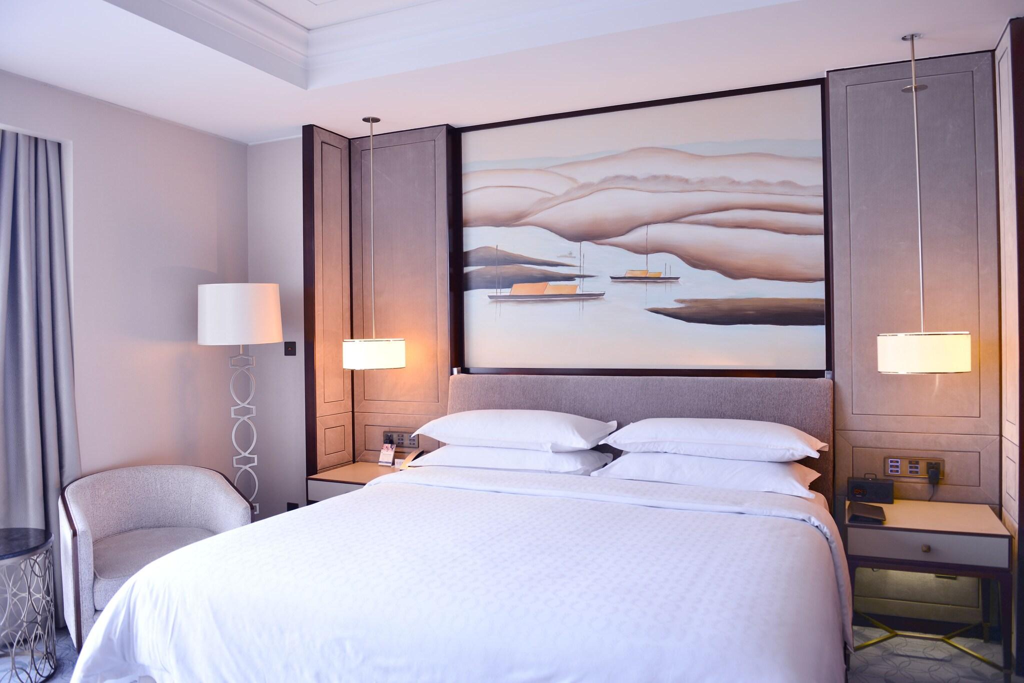 Double Club King Bed