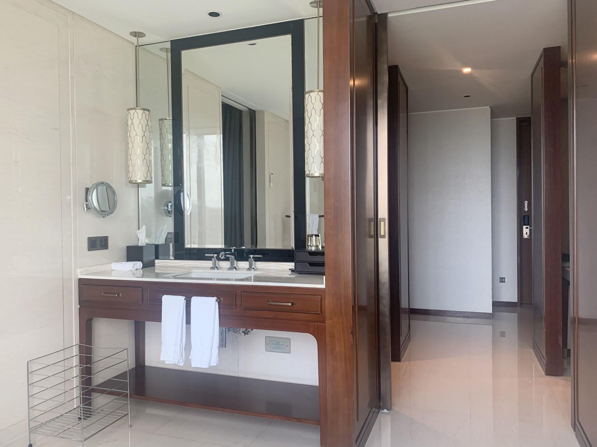 Double Deluxe King Bed