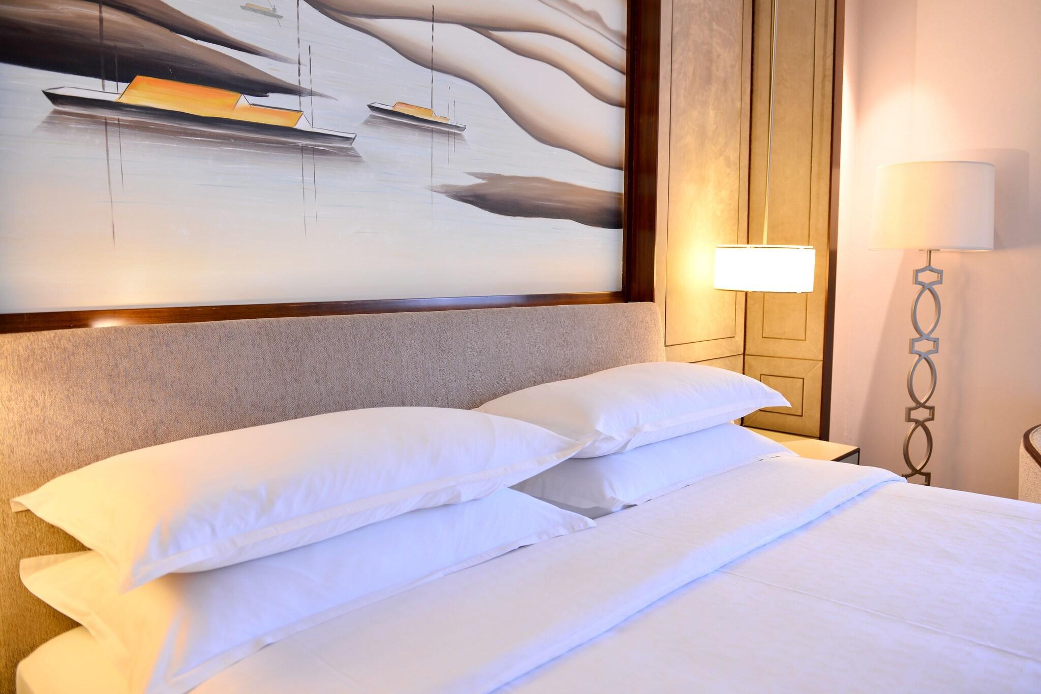 Double Deluxe King Bed