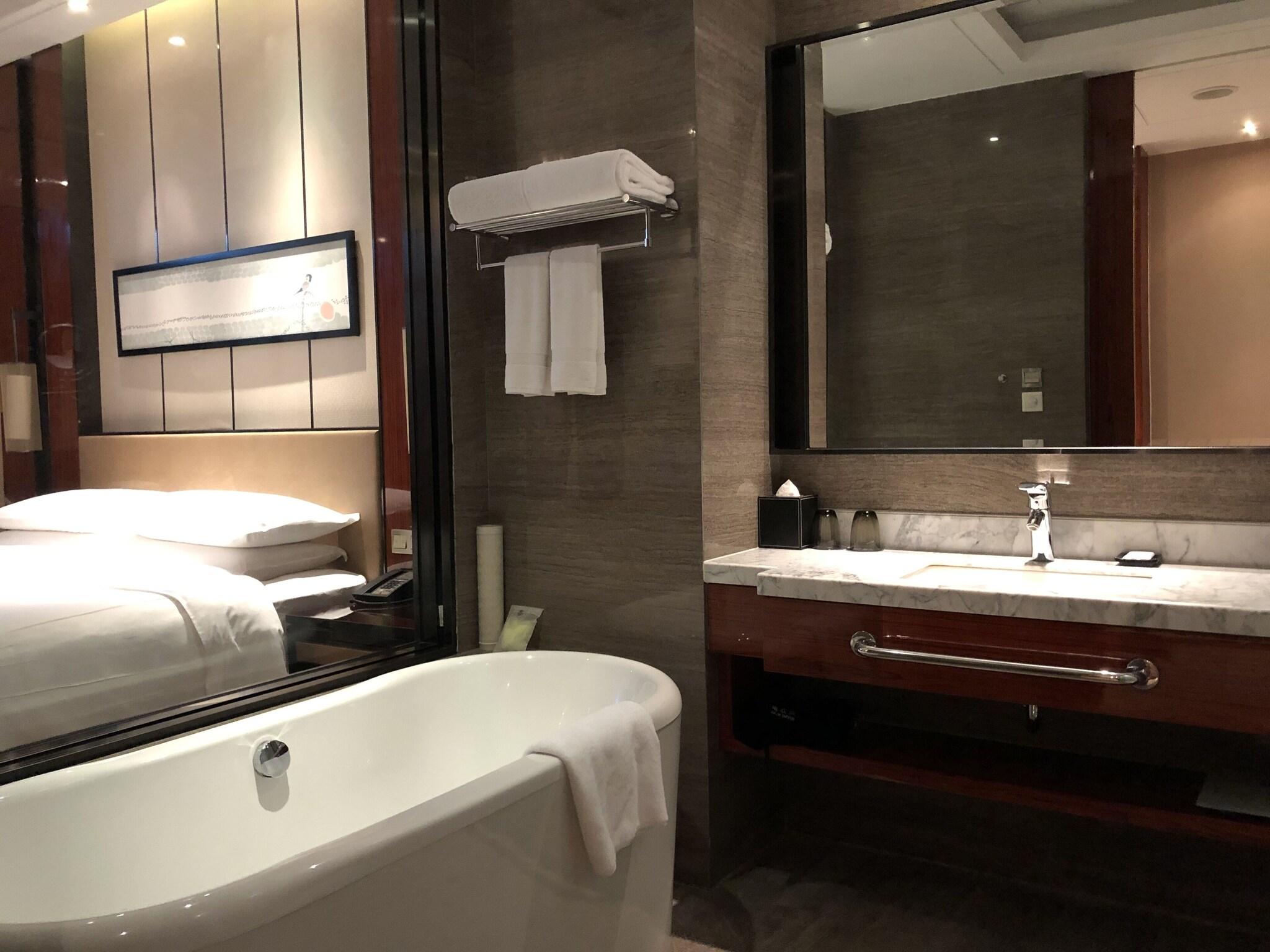 Double Club King Bed