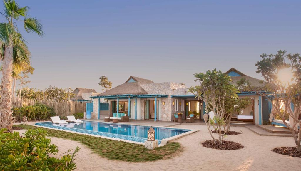 Villa Five Bedrooms Two Bathrooms