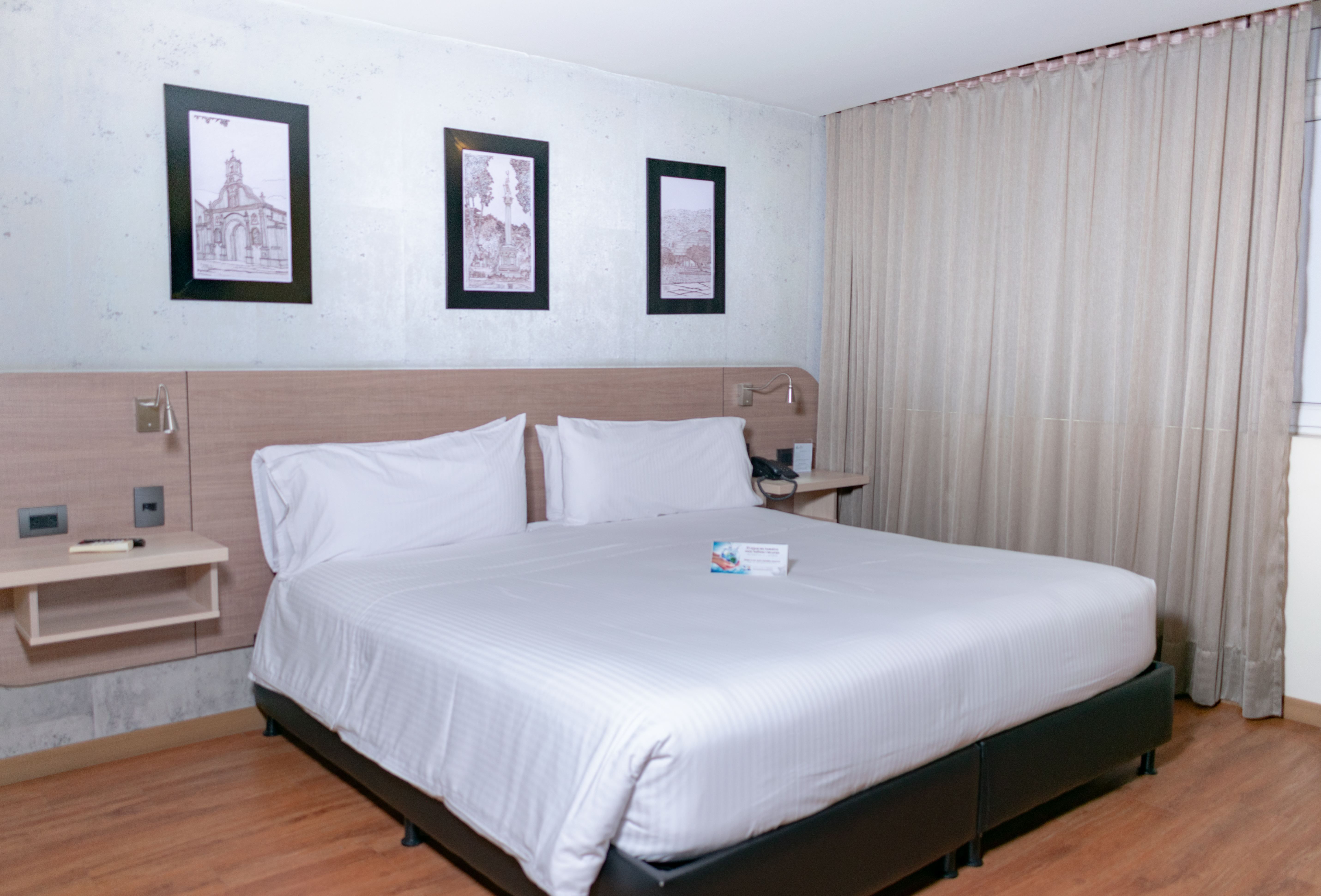 Double Deluxe One Bed