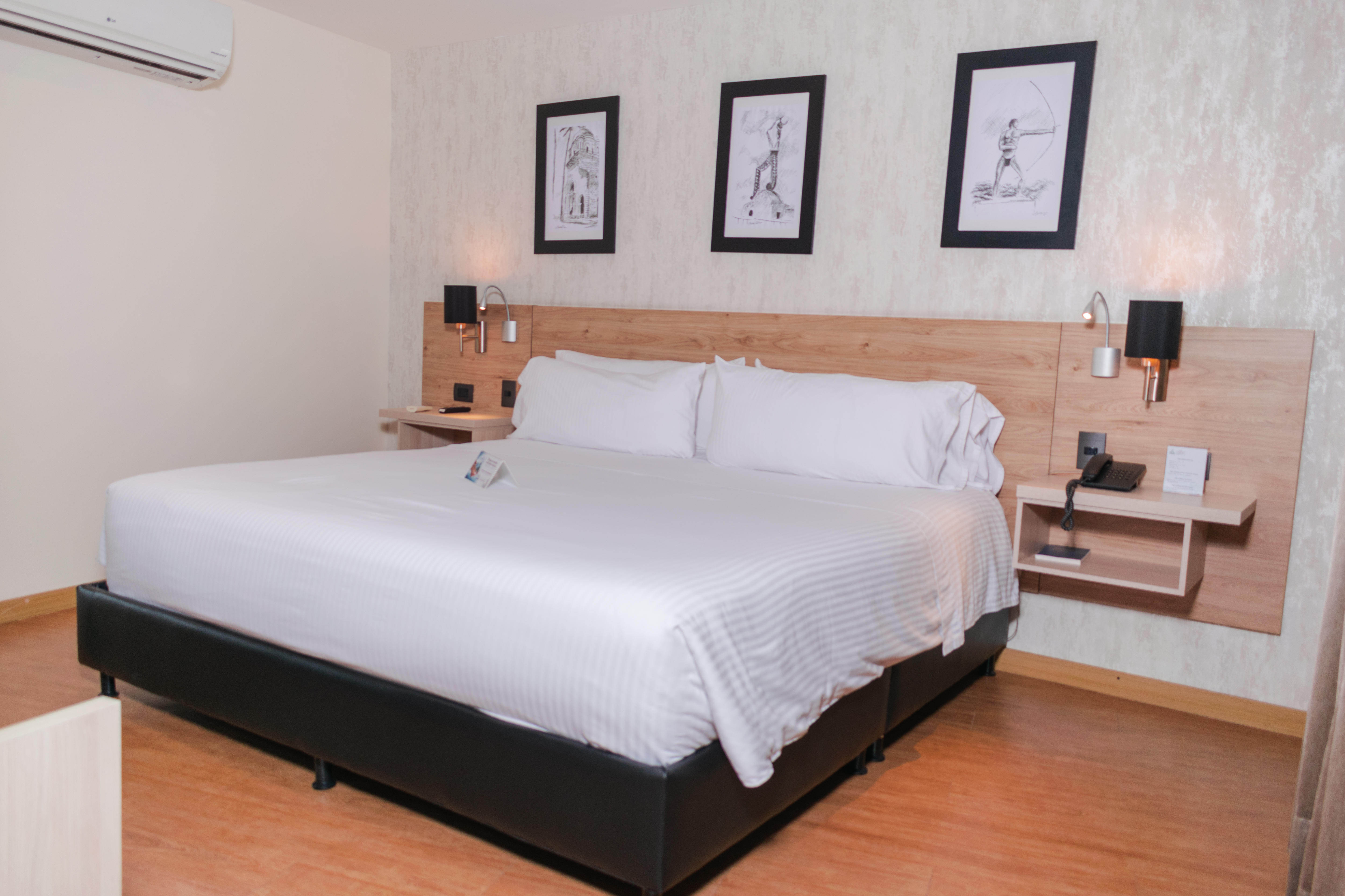 Double Deluxe One Bed