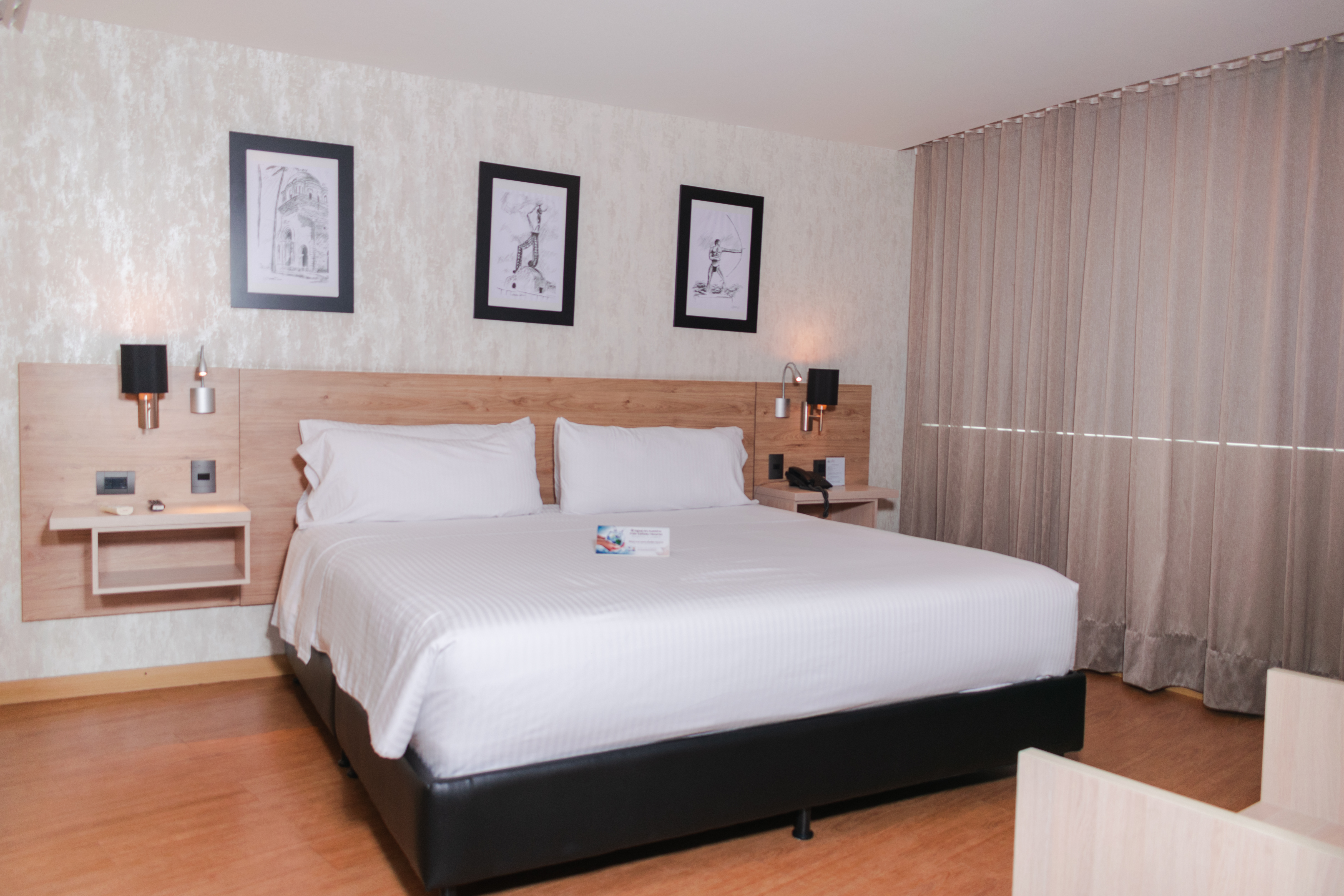 Double Deluxe One Bed