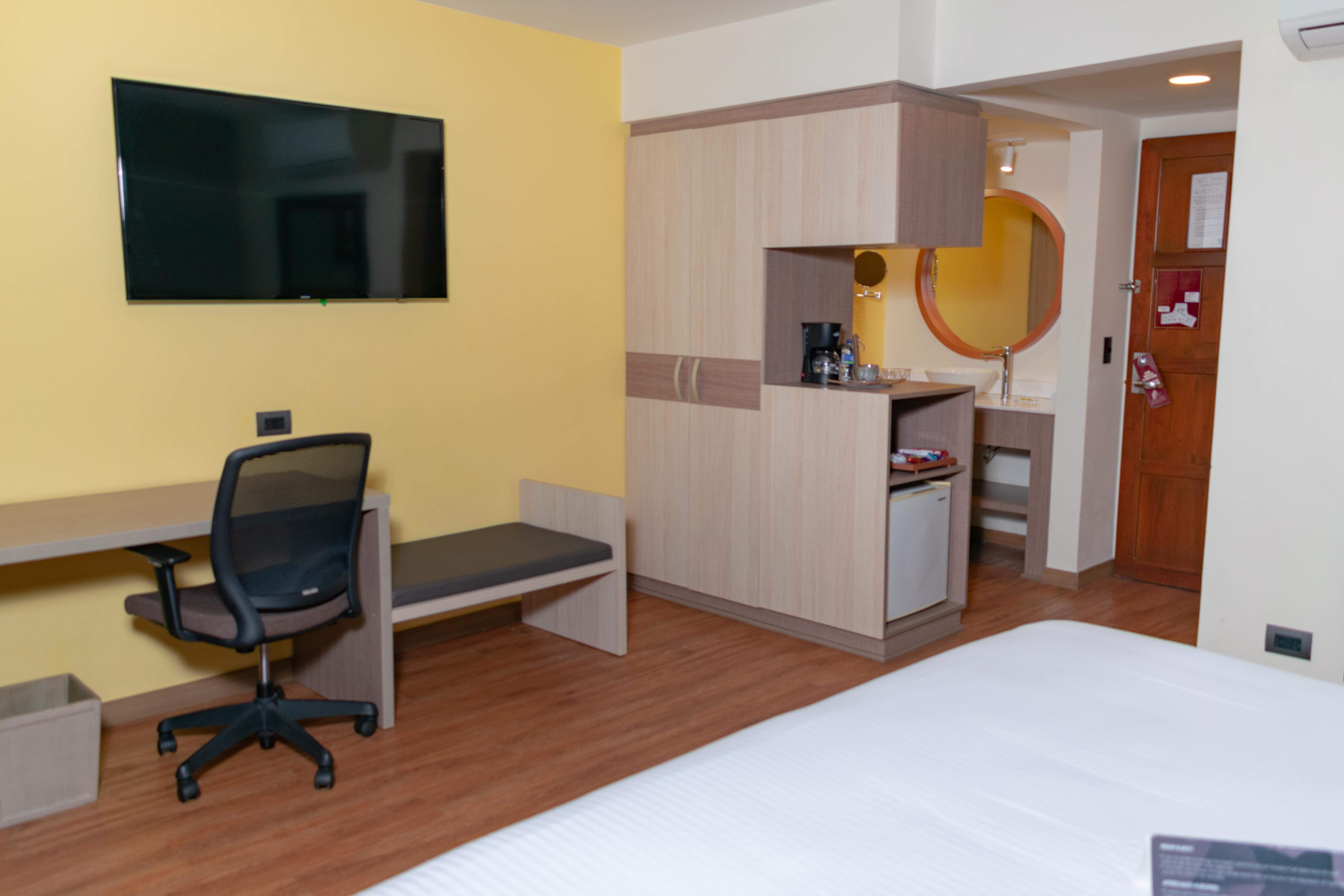 Double Deluxe One Bed