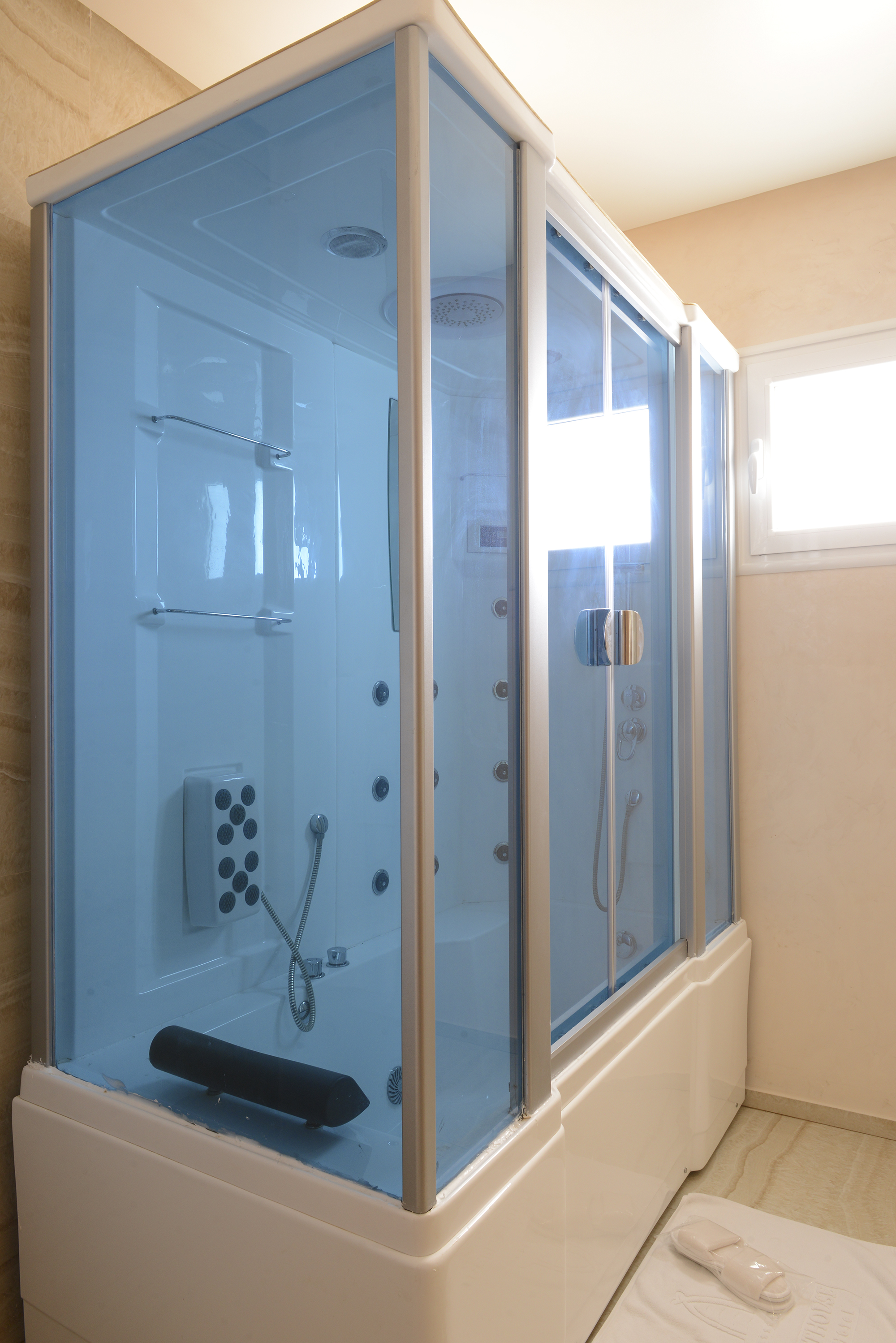 Suite Deluxe Capacity 2